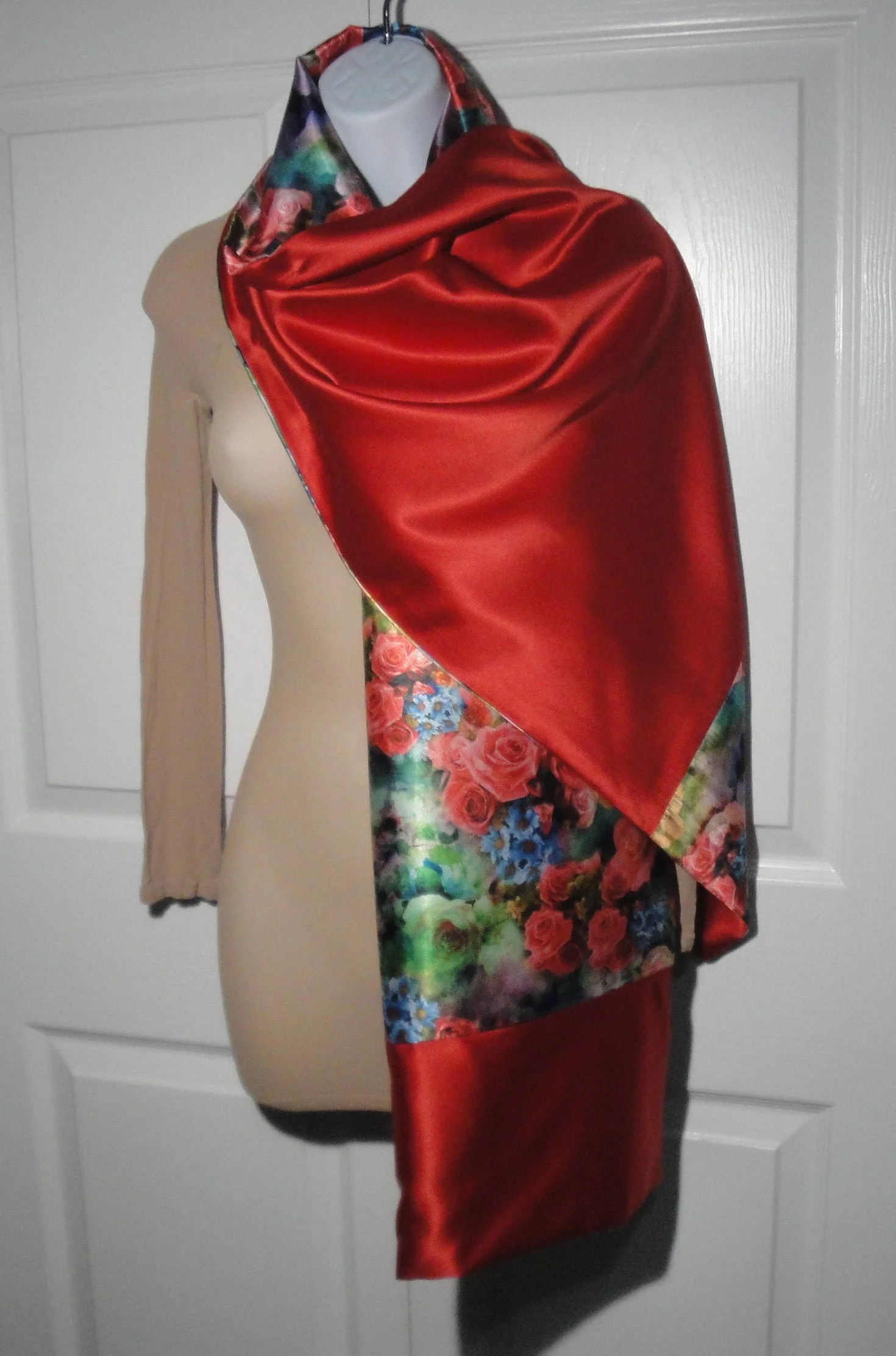 Silk Oblong Scarf Silk Red W Bright Floral Design Double Sided for Maximum Versatility Vintage - Image 4