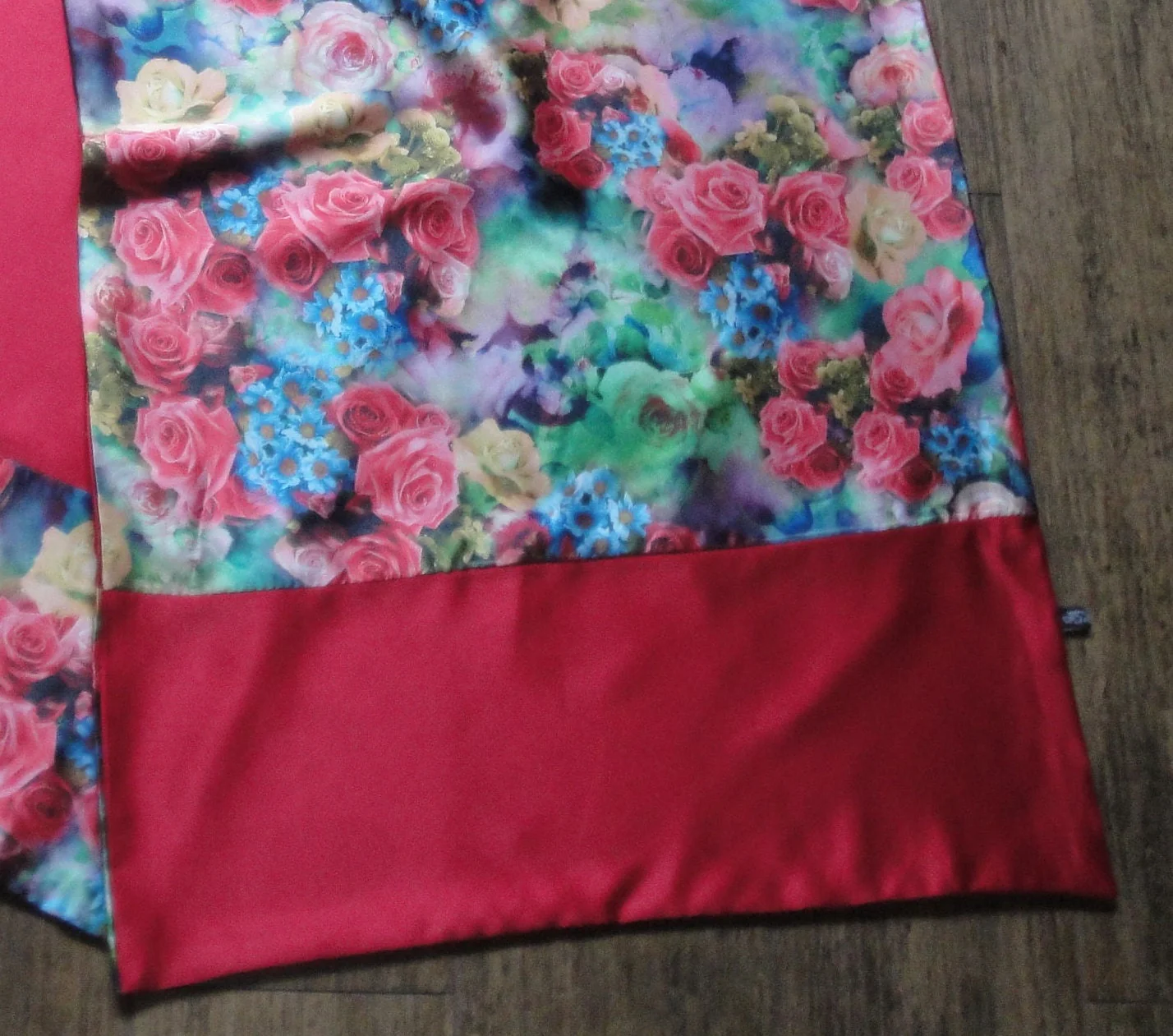 Silk Oblong Scarf Silk Red W Bright Floral Design Double Sided for Maximum Versatility Vintage - Image 5
