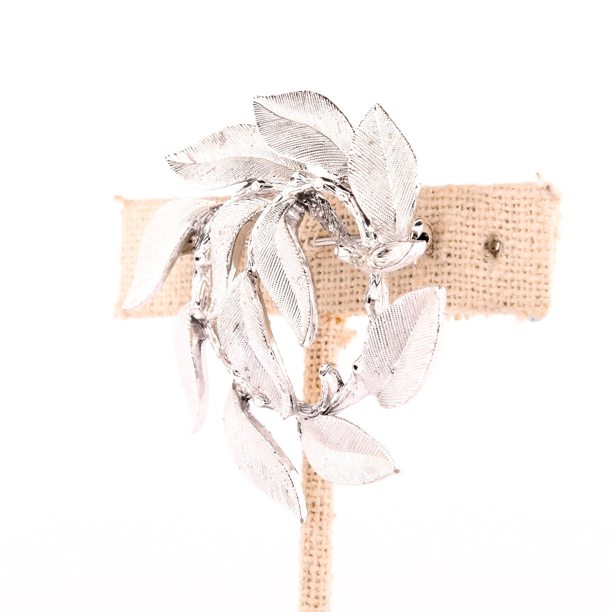 Silver Laurel Leaf Wreath Brooch Pin - Image 2