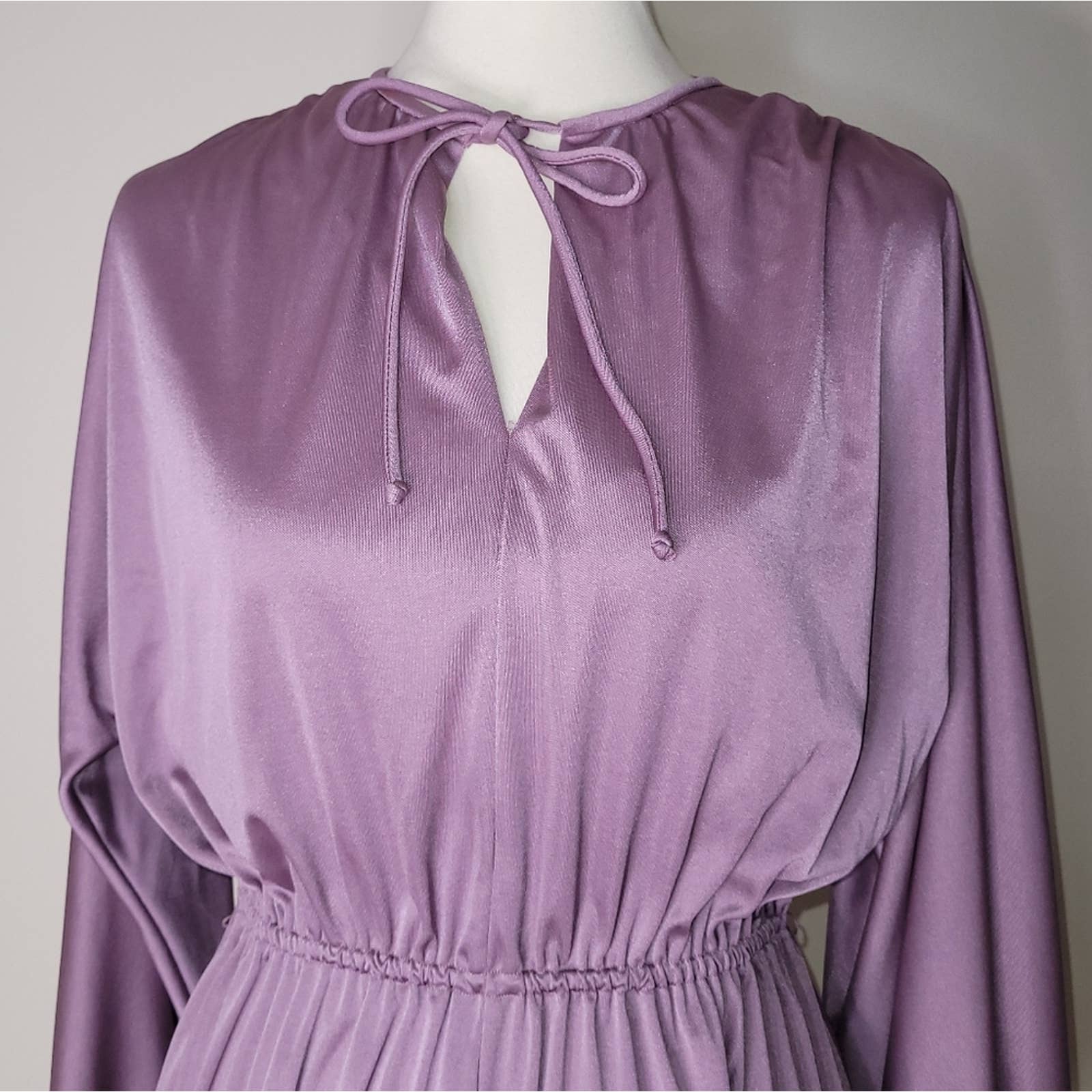 Soft Purple Gathered Long-Sleeved Dress with Front Tie - Sz. L by Stephan Casuals - Image 5