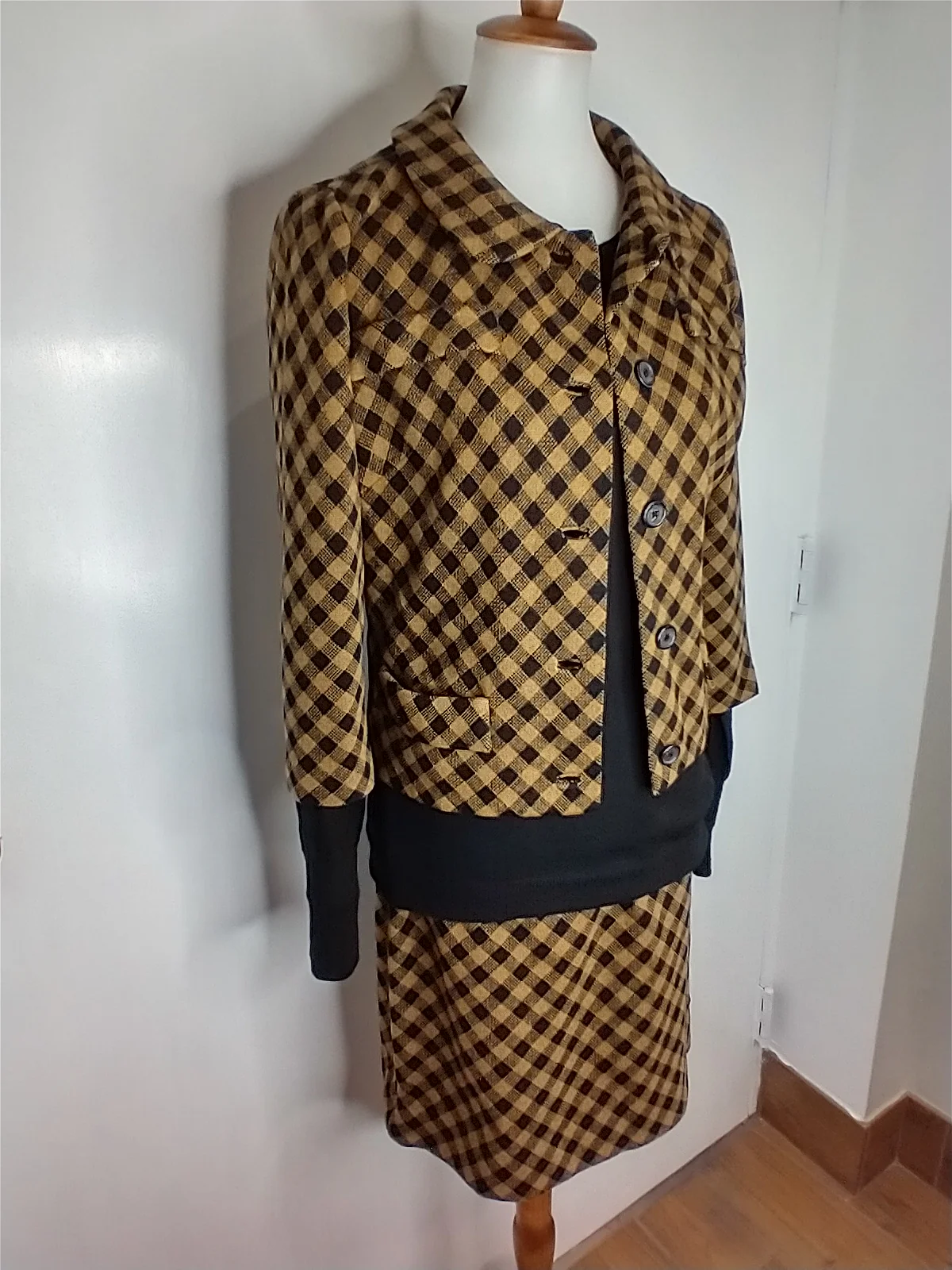 Soft Virgin Wool Suit By Dalton - Image 10
