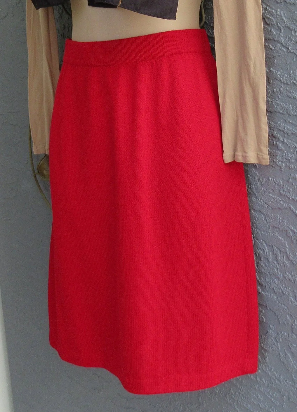 St. John Skirt Santana Knit Marie Gray Red Above Knee Length Flat Front Style Bonus Scarf by St. John - Image 8