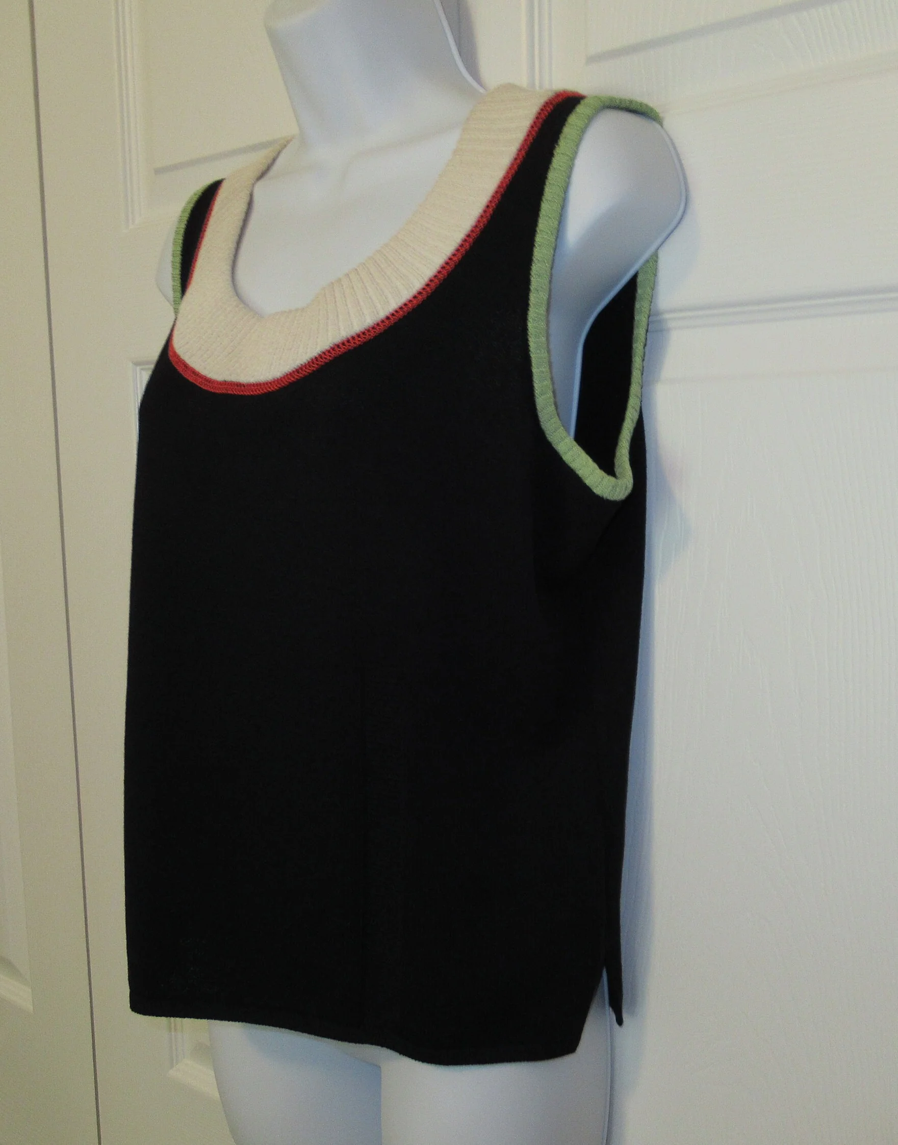 St John Sport by Marie Gray Santana Knit Tank Top Sleeveless Black W White Sage Green Brick Red Scoop Neck Vintage by St John Sport By Marie Gray - Image 5