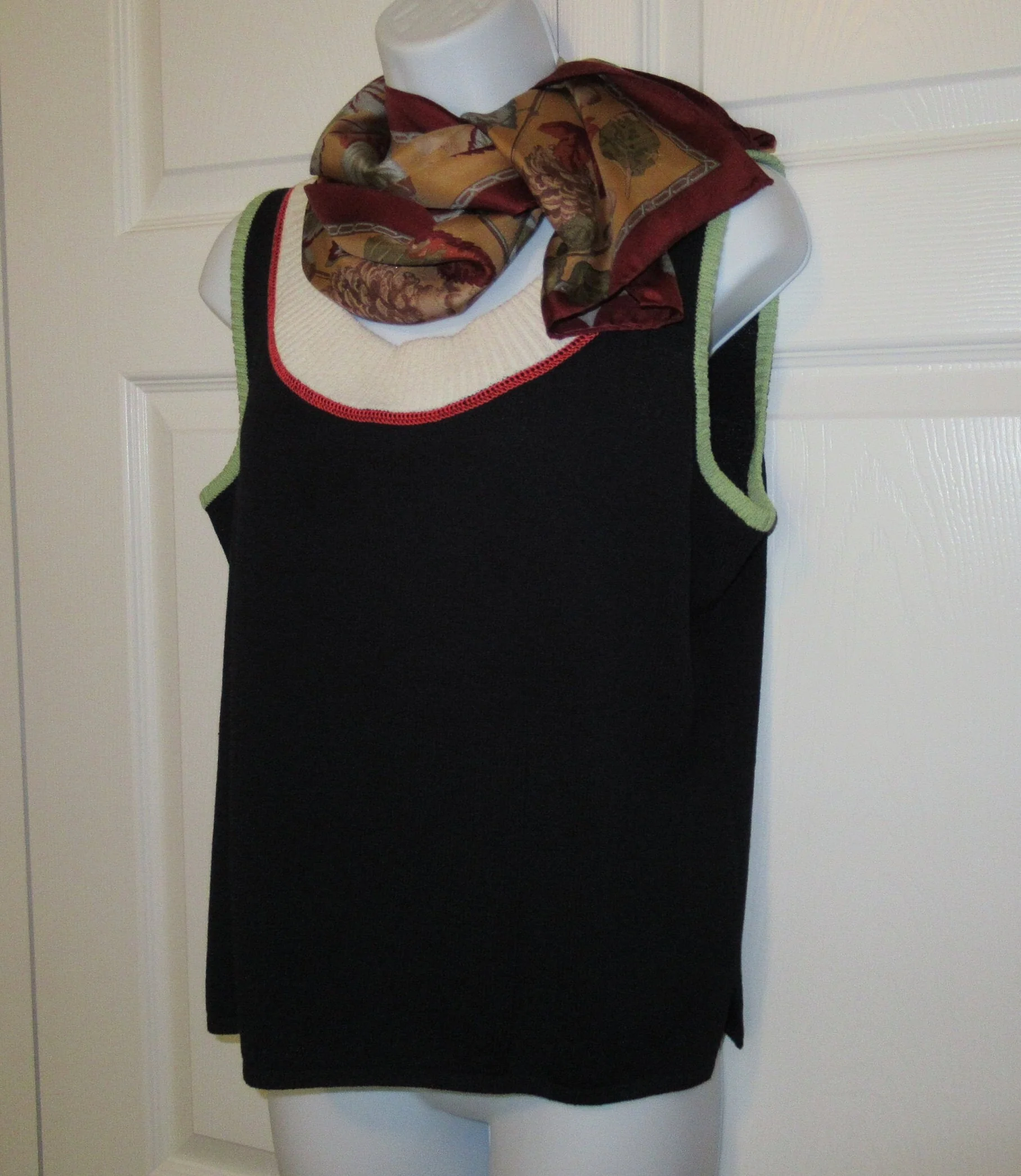 St John Sport by Marie Gray Santana Knit Tank Top Sleeveless Black W White Sage Green Brick Red Scoop Neck Vintage by St John Sport By Marie Gray - Image 6
