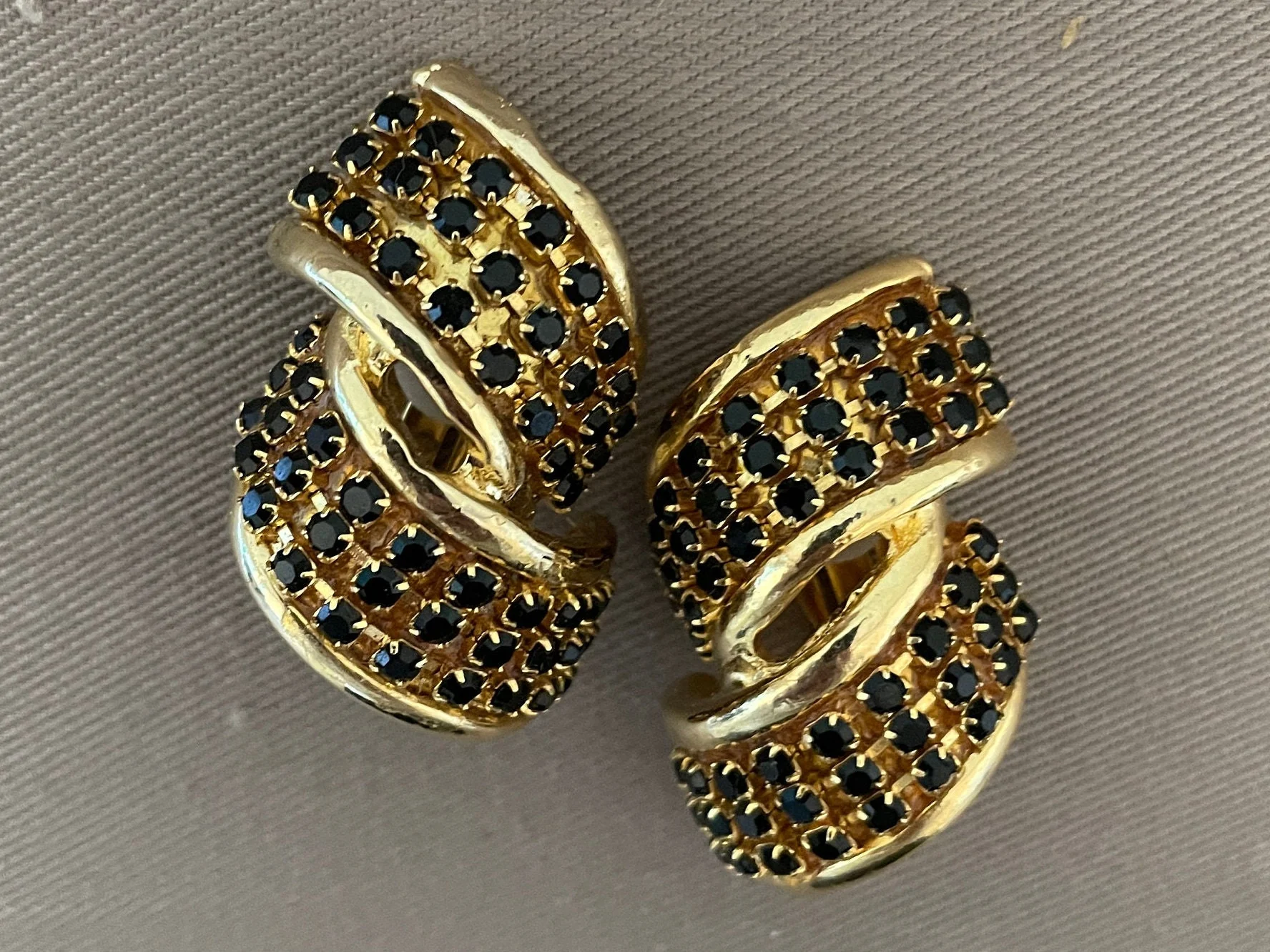 Stunning Deco Signed Jewel Encrusted Ribbon Clip On Statement Earrings - Image 3