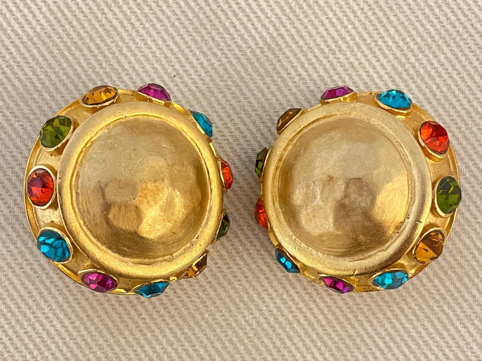 Stunning Etruscan Colorful Stone Clip On Statement Earrings - Image 3