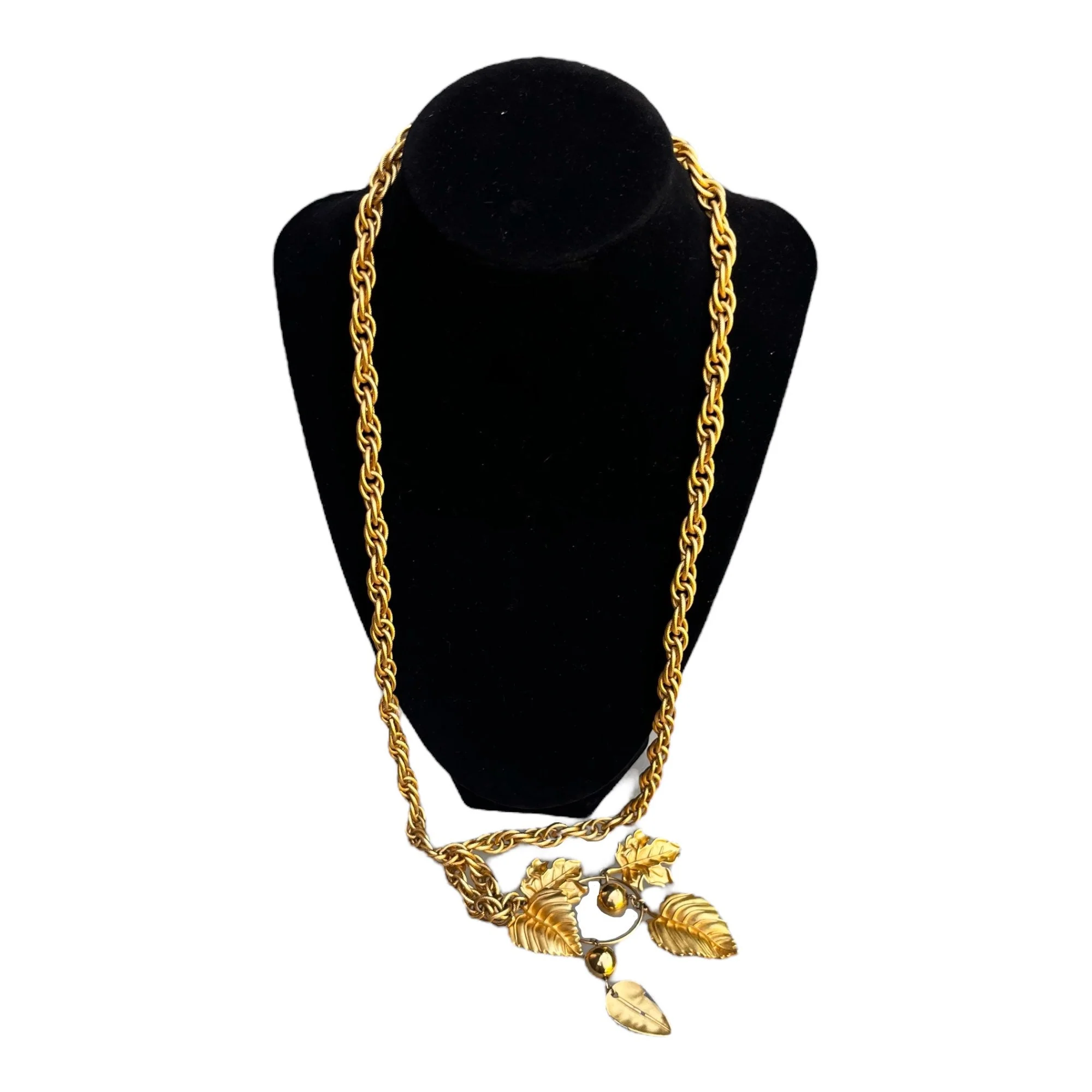 Sublime Vintage Napier Long Matte Gold Pendant Necklace 80s 90s Runway Heavy Rope Chain Leaf Charms by Napier - Image 4