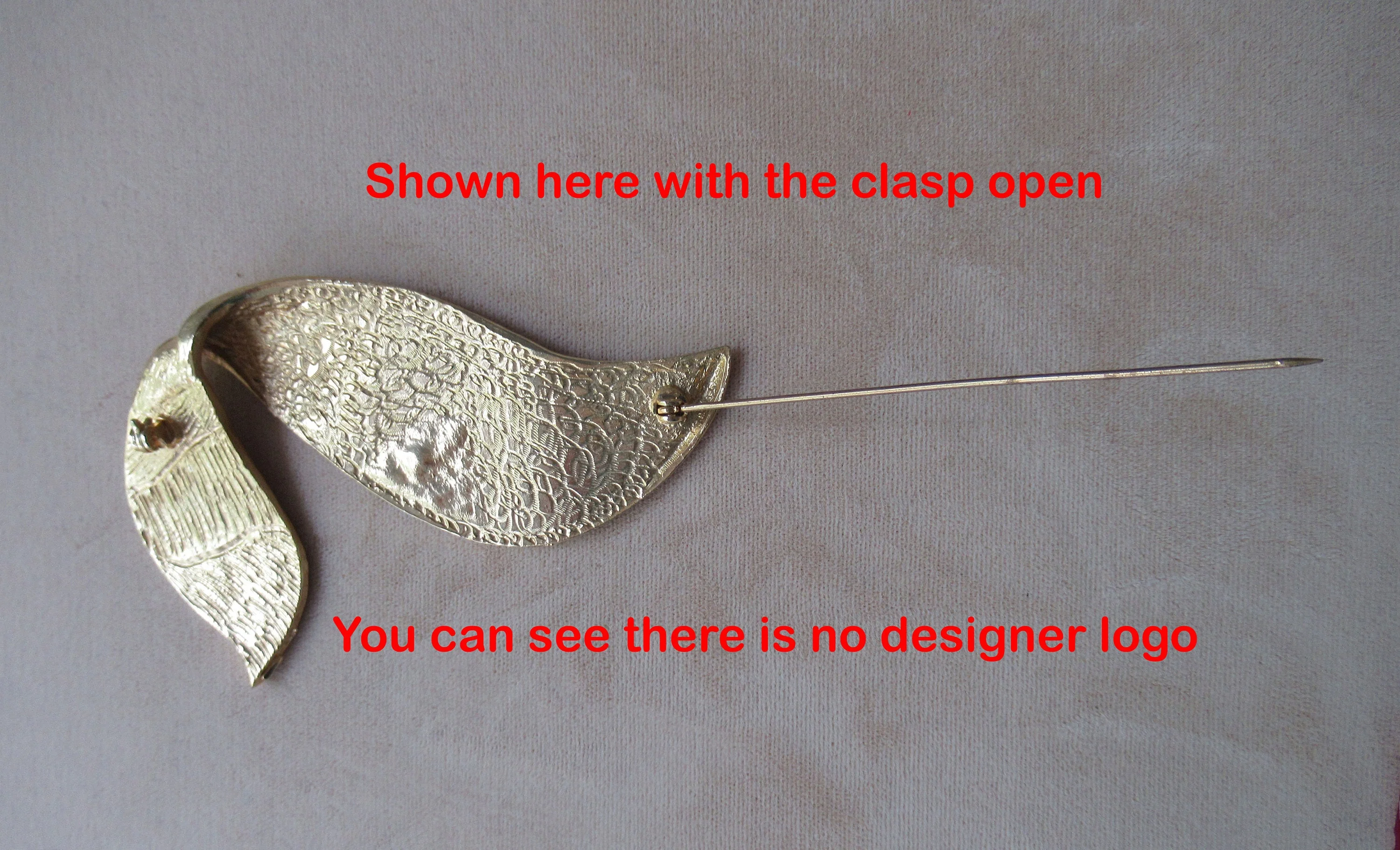 Swoop Style Metal Brooch 3 and 1/2 by 2 Inches Gold Tone Tiny Inset Rhinestones Unusual Design with Textured Metal Well Made Unsigned - Image 10