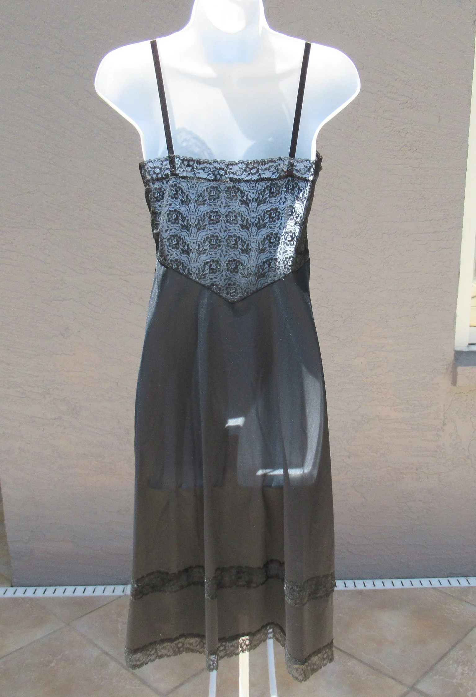 Sz 32 Bust Slip Lace Bodice and Hem Details Black Nylon, Made In Usa In Early 60s, Awesome, Well Made and Beautifully Sexy by Van Raalte - Image 10