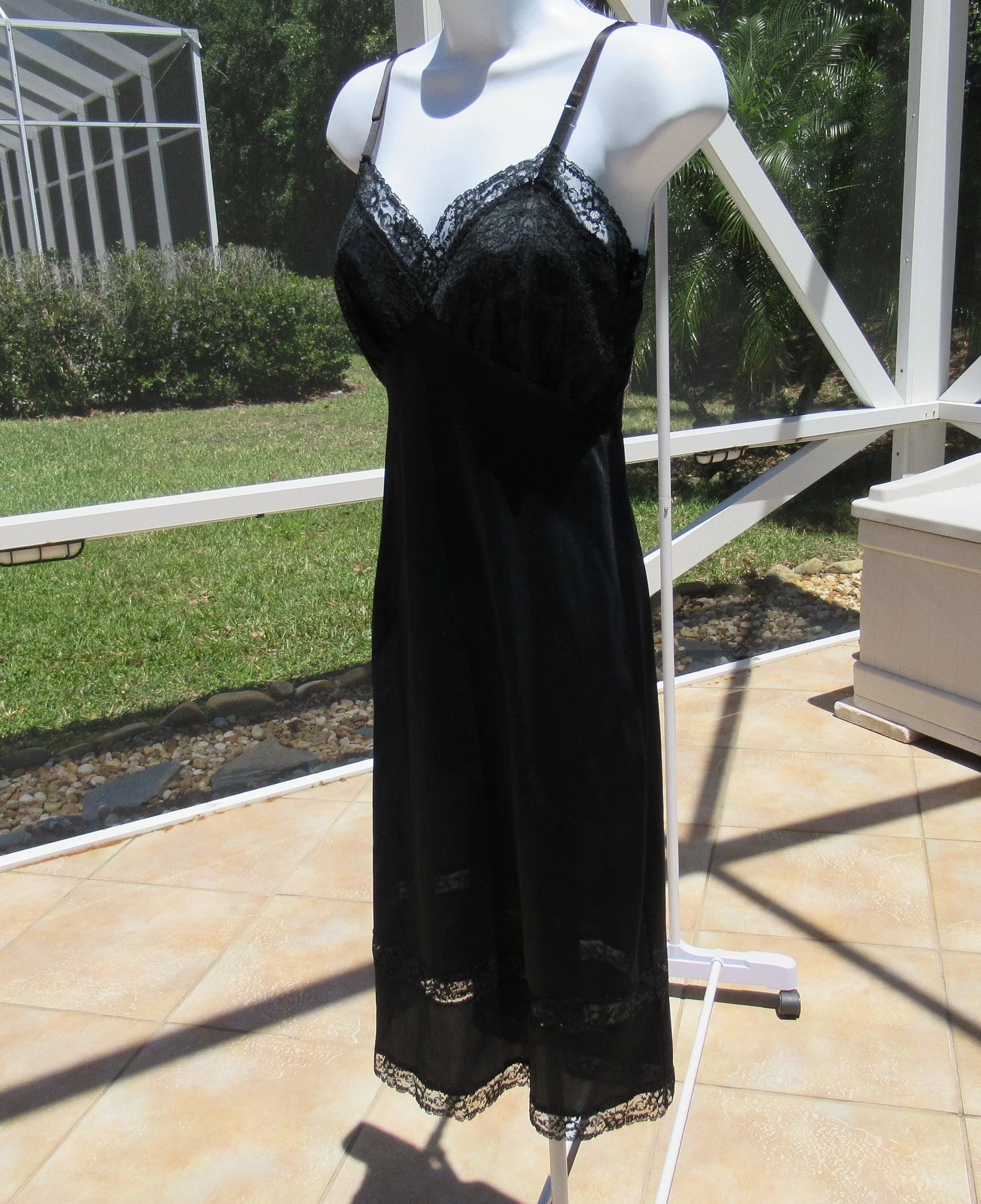 Sz 32 Bust Slip Lace Bodice and Hem Details Black Nylon, Made In Usa In Early 60s, Awesome, Well Made and Beautifully Sexy by Van Raalte - Image 4