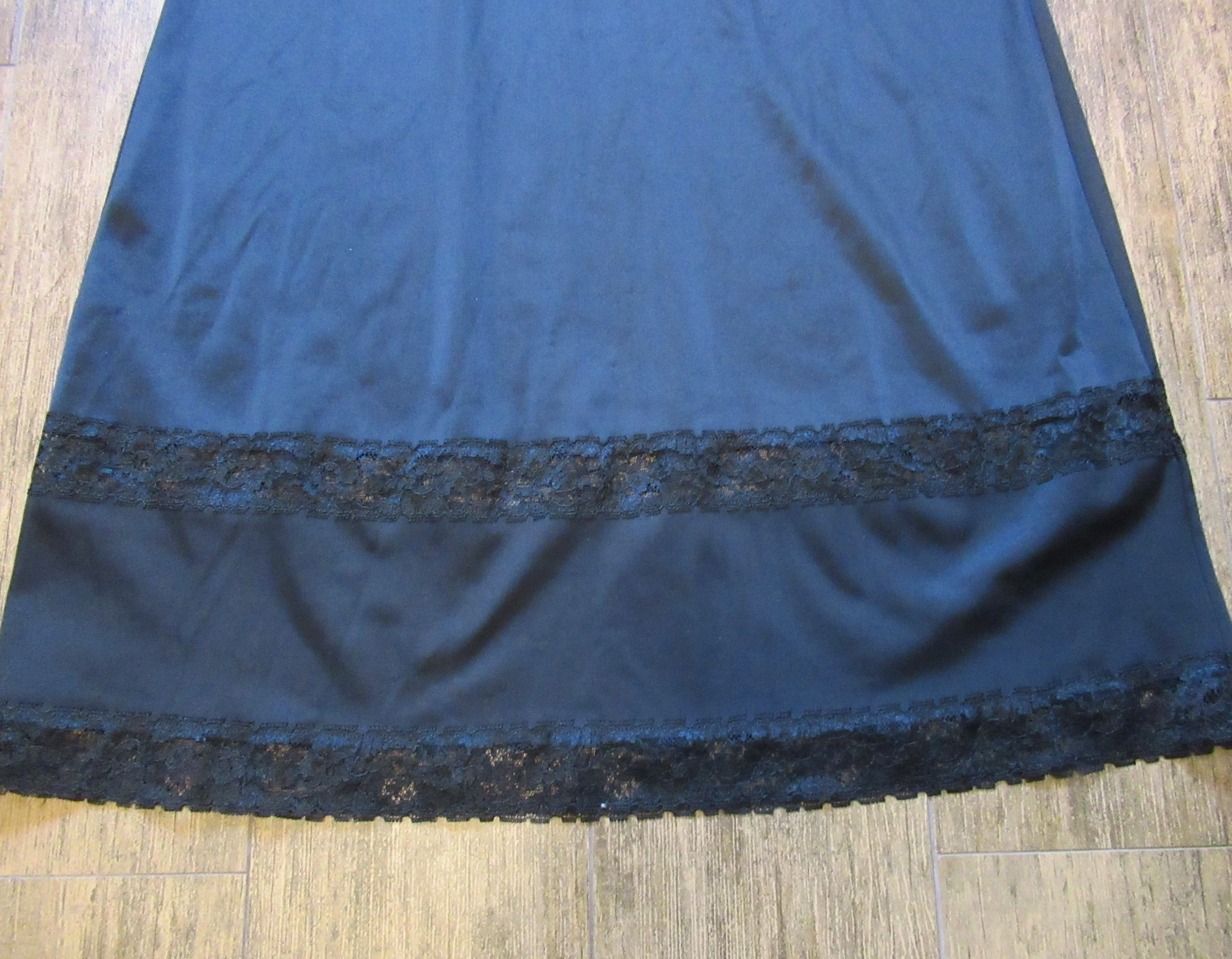 Sz 32 Bust Slip Lace Bodice and Hem Details Black Nylon, Made In Usa In Early 60s, Awesome, Well Made and Beautifully Sexy by Van Raalte - Image 6