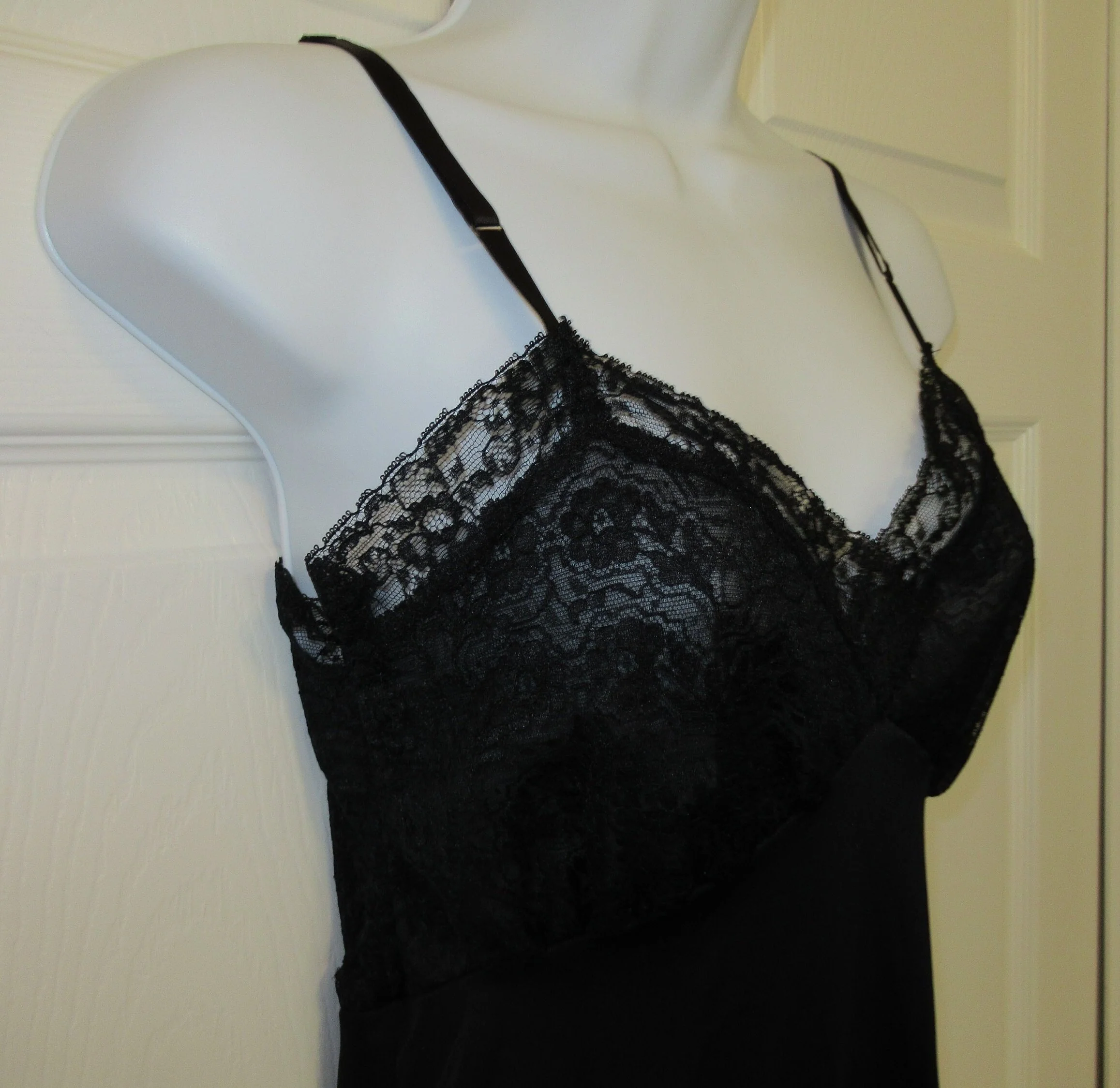 Sz 32 Bust Slip Lace Bodice and Hem Details Black Nylon, Made In Usa In Early 60s, Awesome, Well Made and Beautifully Sexy by Van Raalte - Image 8