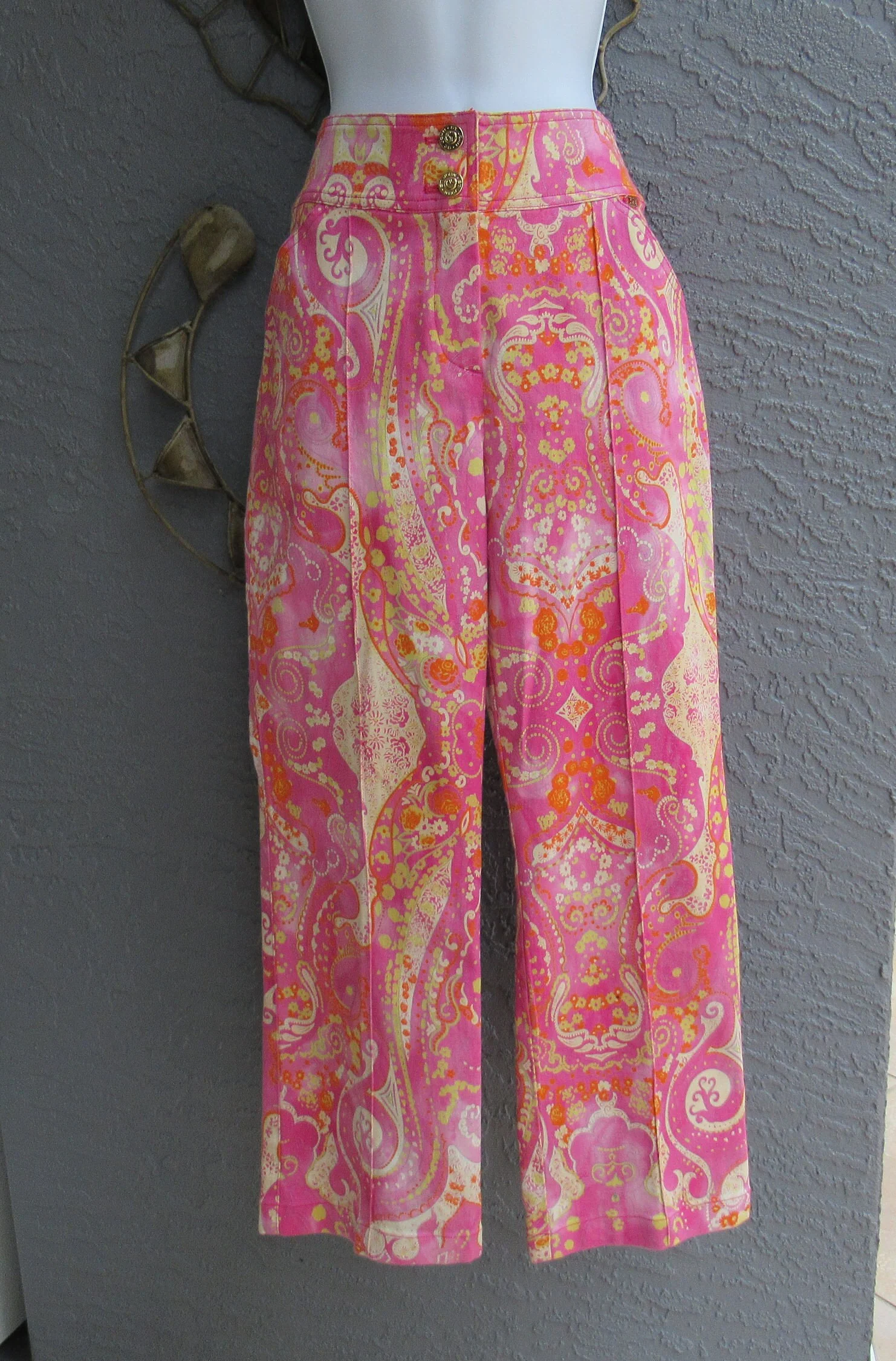 Sz 4 Capri Length Pants Flat Front Cotton Lycra Slim Leg 2 Pockets Sj Metal Tab Made In Usa Charming Pink by St John Sport by Marie Gray - Image 3