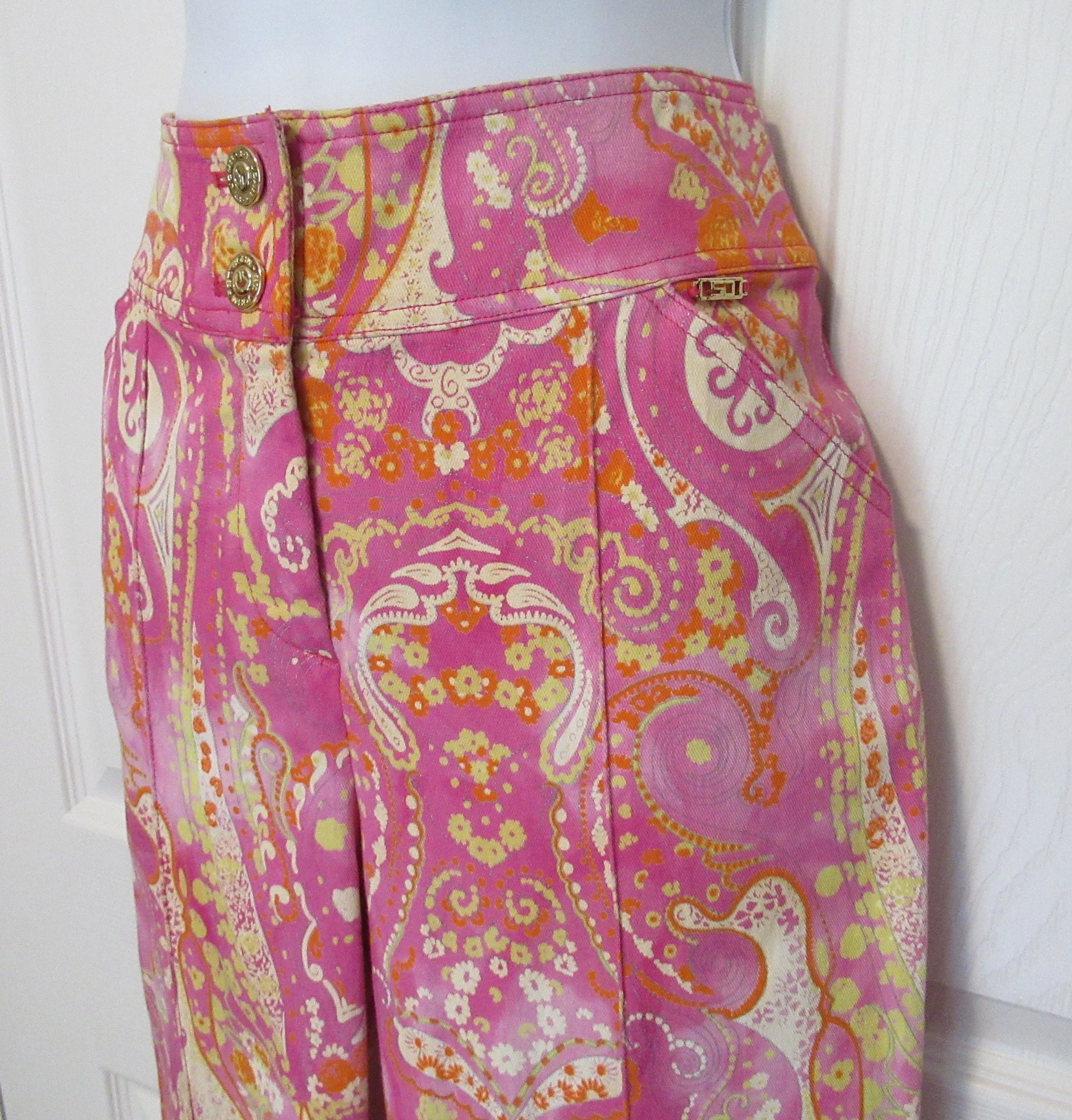 Sz 4 Capri Length Pants Flat Front Cotton Lycra Slim Leg 2 Pockets Sj Metal Tab Made In Usa Charming Pink by St John Sport by Marie Gray - Image 7
