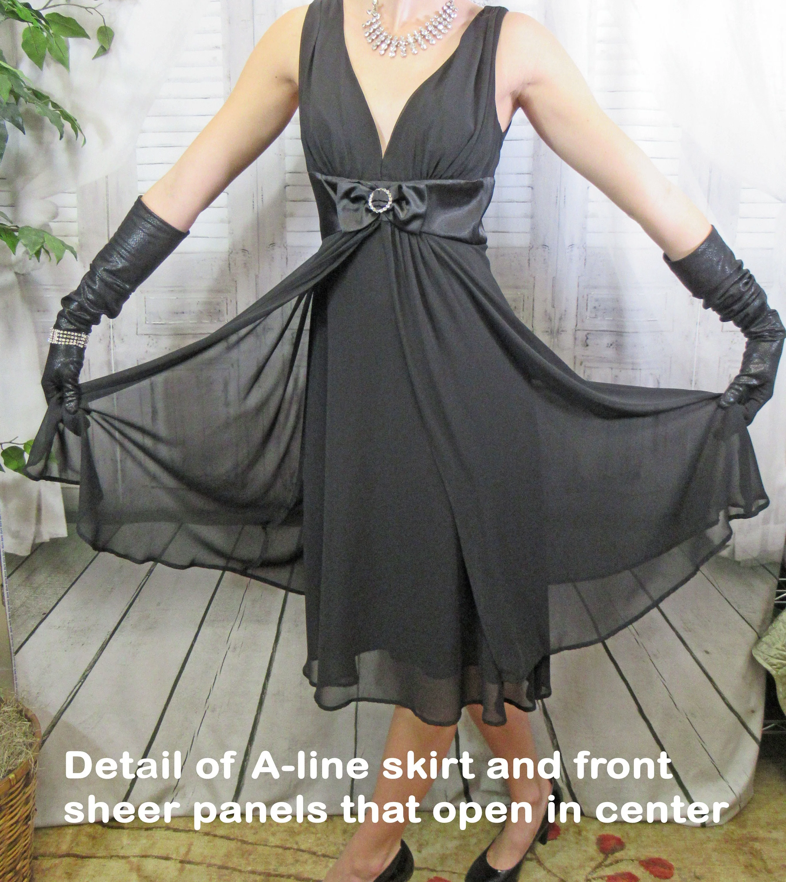 Sz 6 Low V-Neck Party Dress 36 Bust, Clear Rhinestone Trim At Empire Bow Waist, Sheer Outer Panels, Connected Logo, Made In Philippines Vtg - Image 8