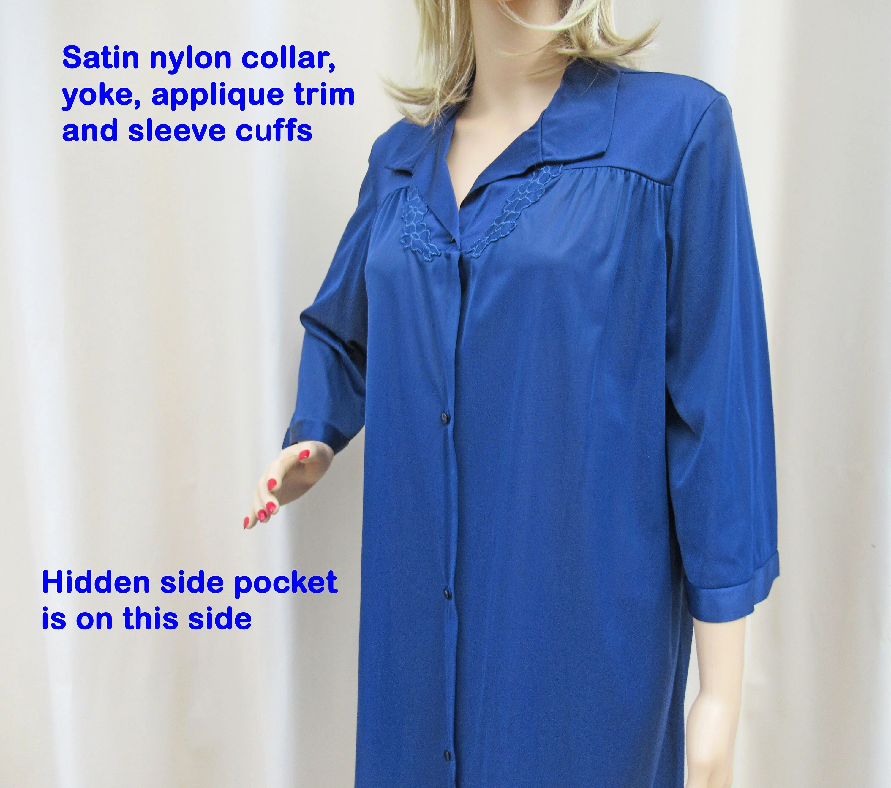 Sz Med Robe Fits To 44 Inch Bust Navy Blue Nylon, Applique Trim At Yoke, Made In Usa, A-Line Button Front Knee Length, Vtg by Vanity Fair - Image 4