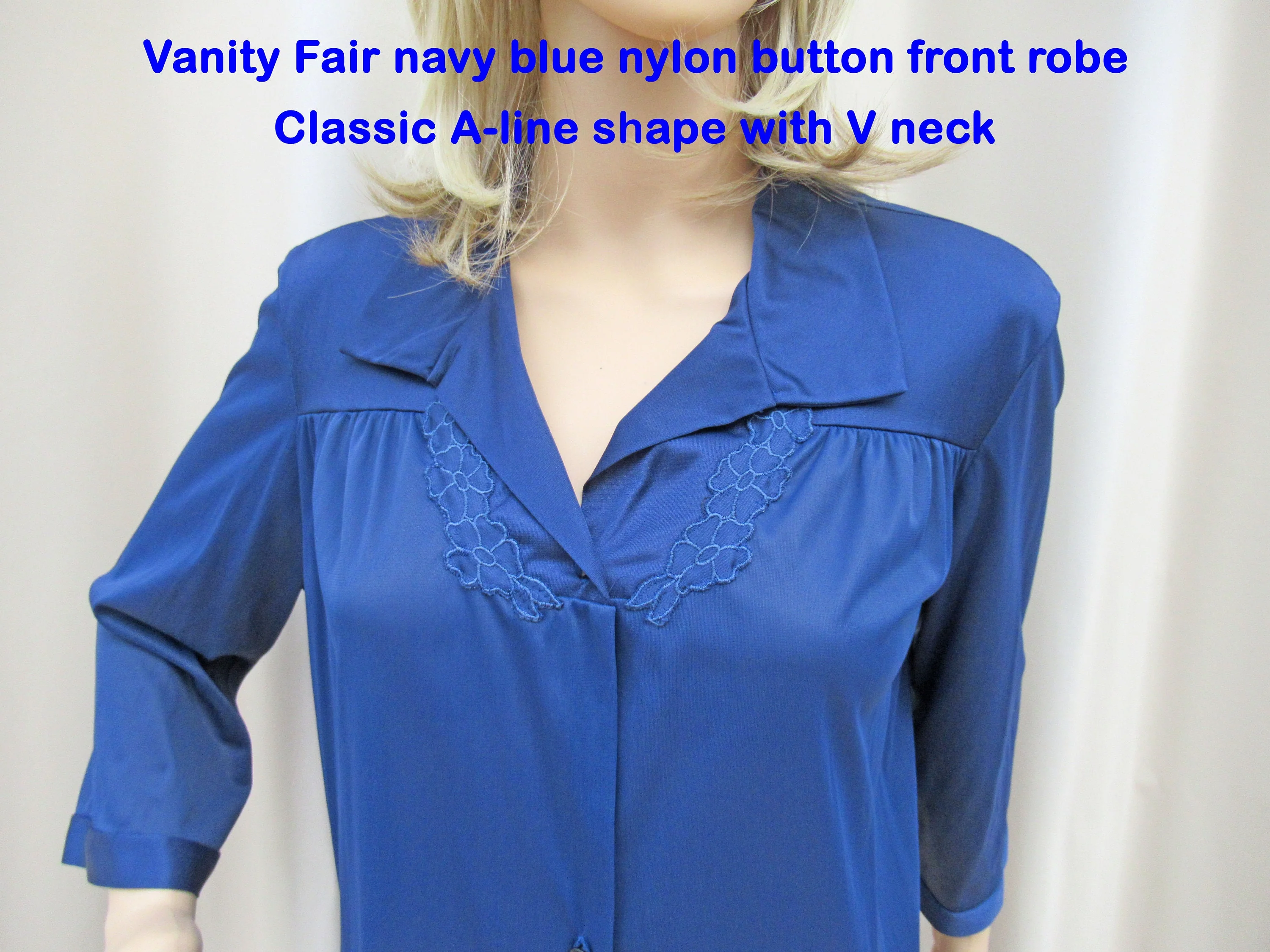 Sz Med Robe Fits To 44 Inch Bust Navy Blue Nylon, Applique Trim At Yoke, Made In Usa, A-Line Button Front Knee Length, Vtg by Vanity Fair - Image 5