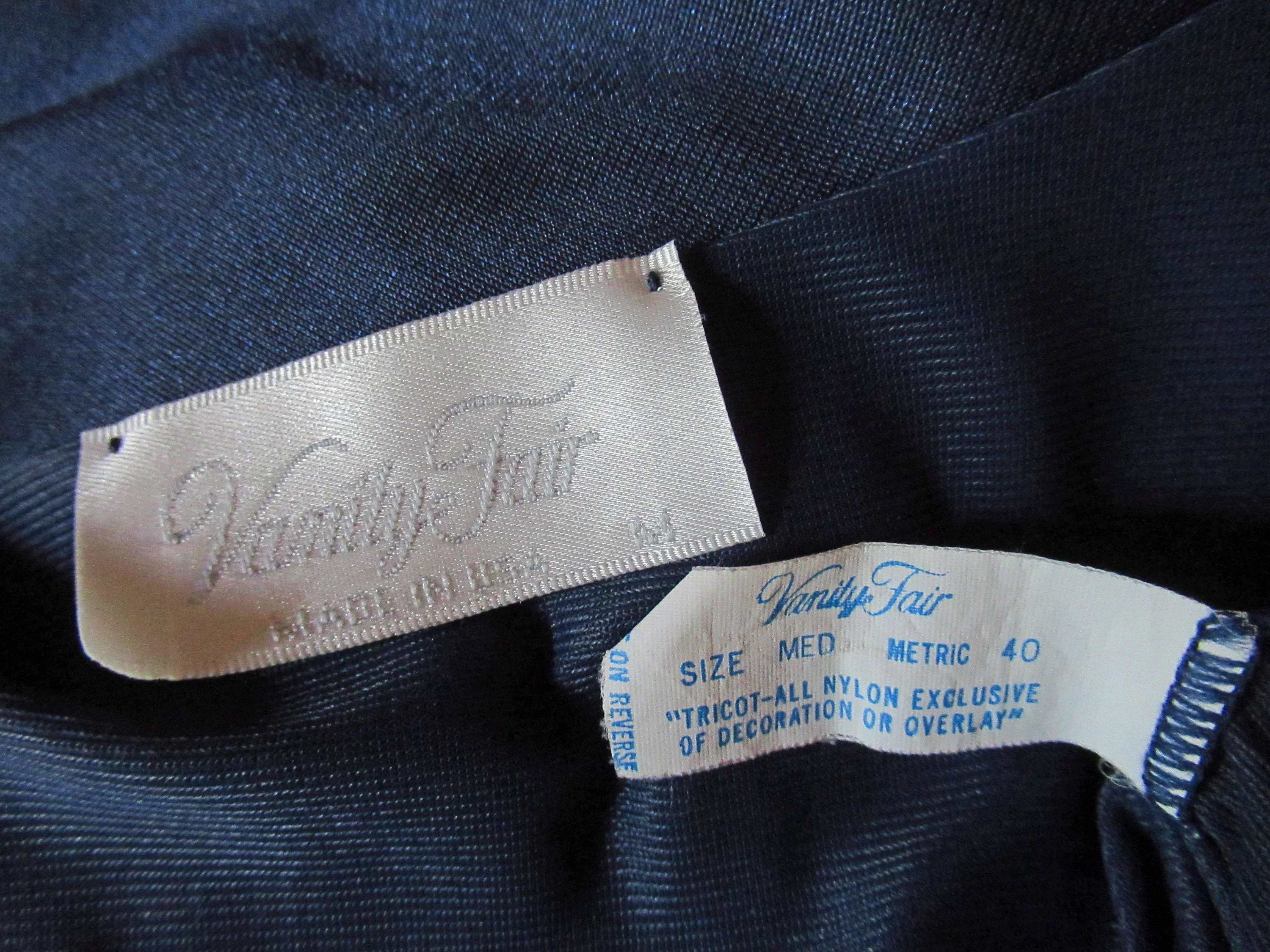 Sz Med Robe Fits To 44 Inch Bust Navy Blue Nylon, Applique Trim At Yoke, Made In Usa, A-Line Button Front Knee Length, Vtg by Vanity Fair - Image 9