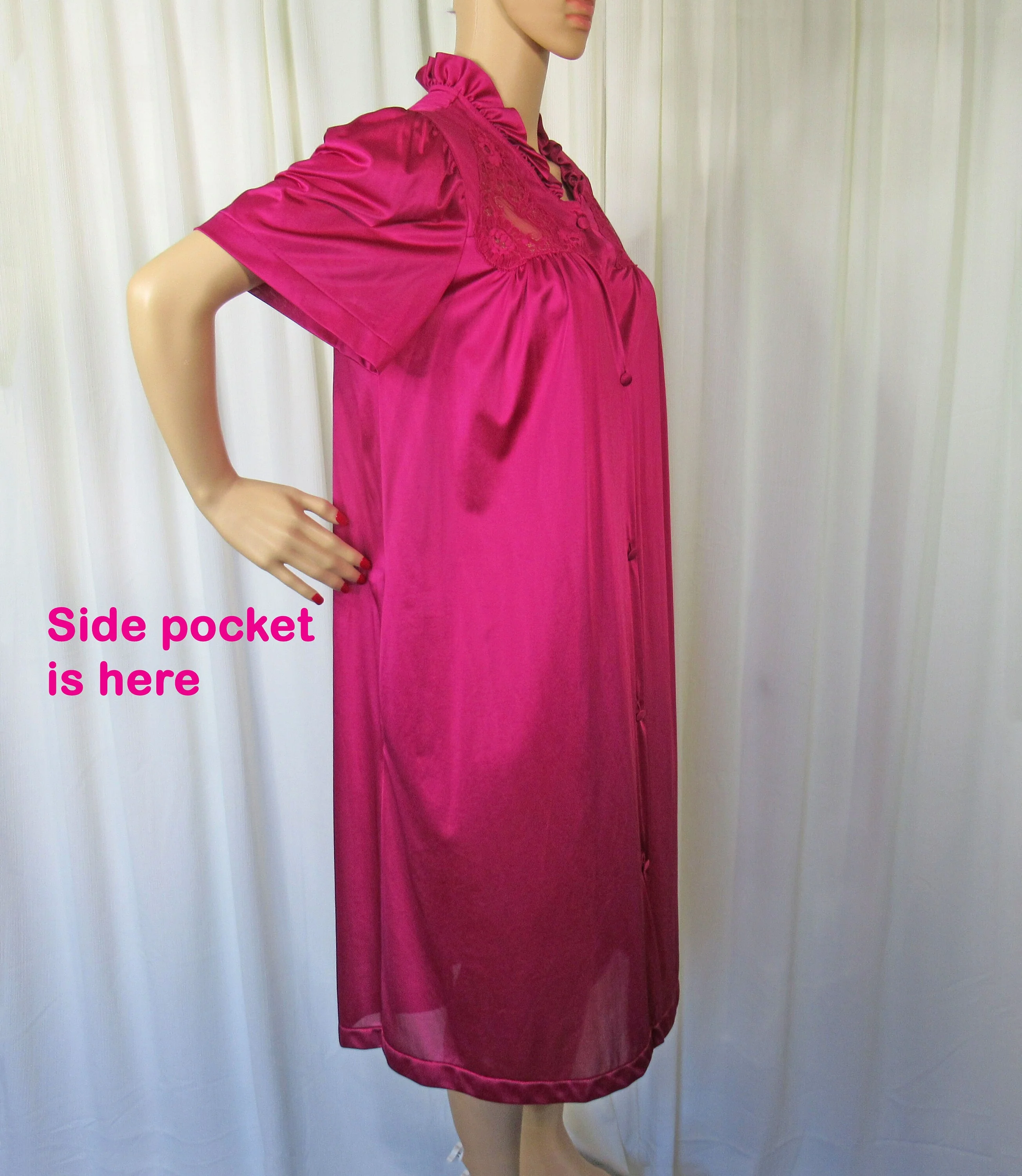 Sz Med Robe Self Ruffle Collar 42 Inch Bust, Bright Pink Nylon, Lace Bodice Inserts, Button Front, Short Sleeve, Made In Usa, Vtg by Lorraine - Image 6