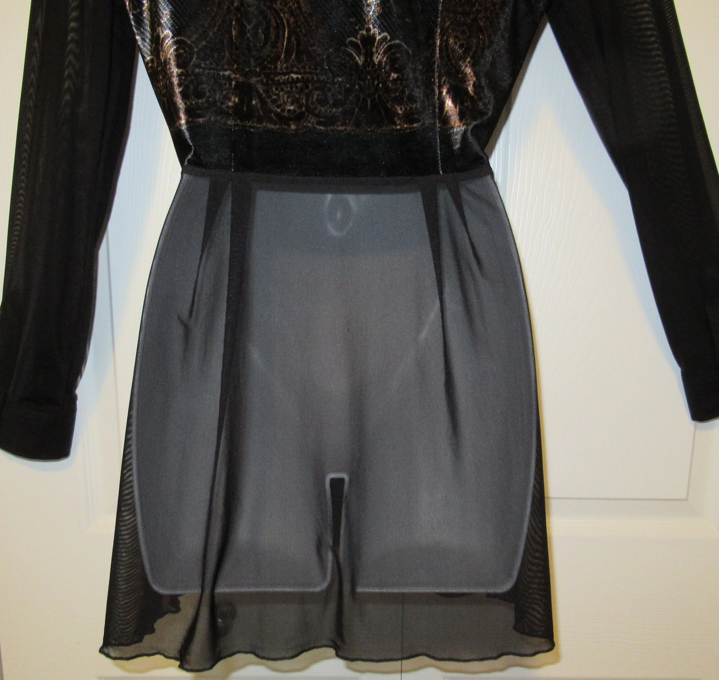 Sz S 34 Bust Blouse Mesmerize Long Sleeve Tunic Length Front Button Made In Usa Black with Velvet Front Panels Polyester and Spandex Vtg - Image 10