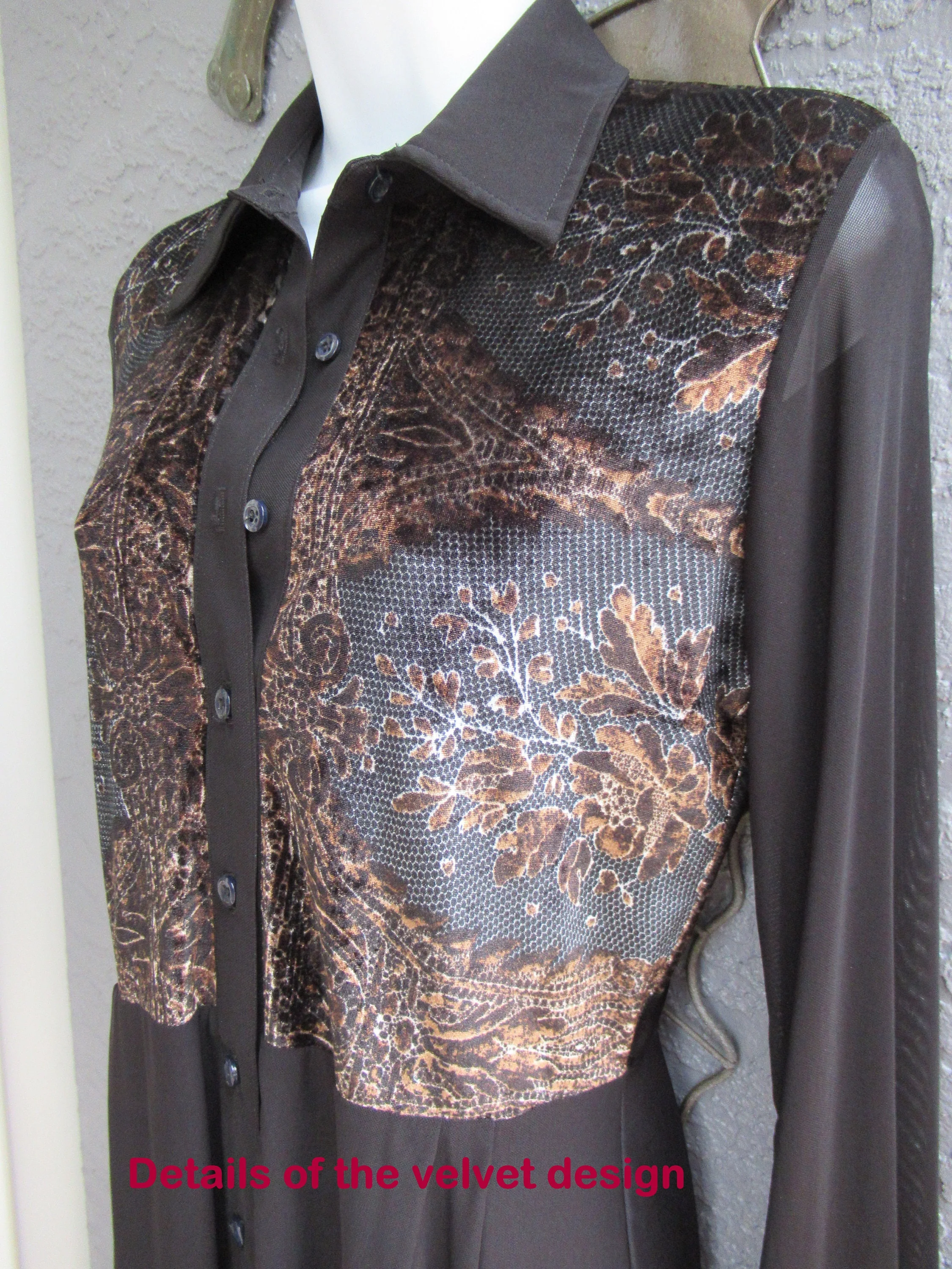 Sz S 34 Bust Blouse Mesmerize Long Sleeve Tunic Length Front Button Made In Usa Black with Velvet Front Panels Polyester and Spandex Vtg - Image 3
