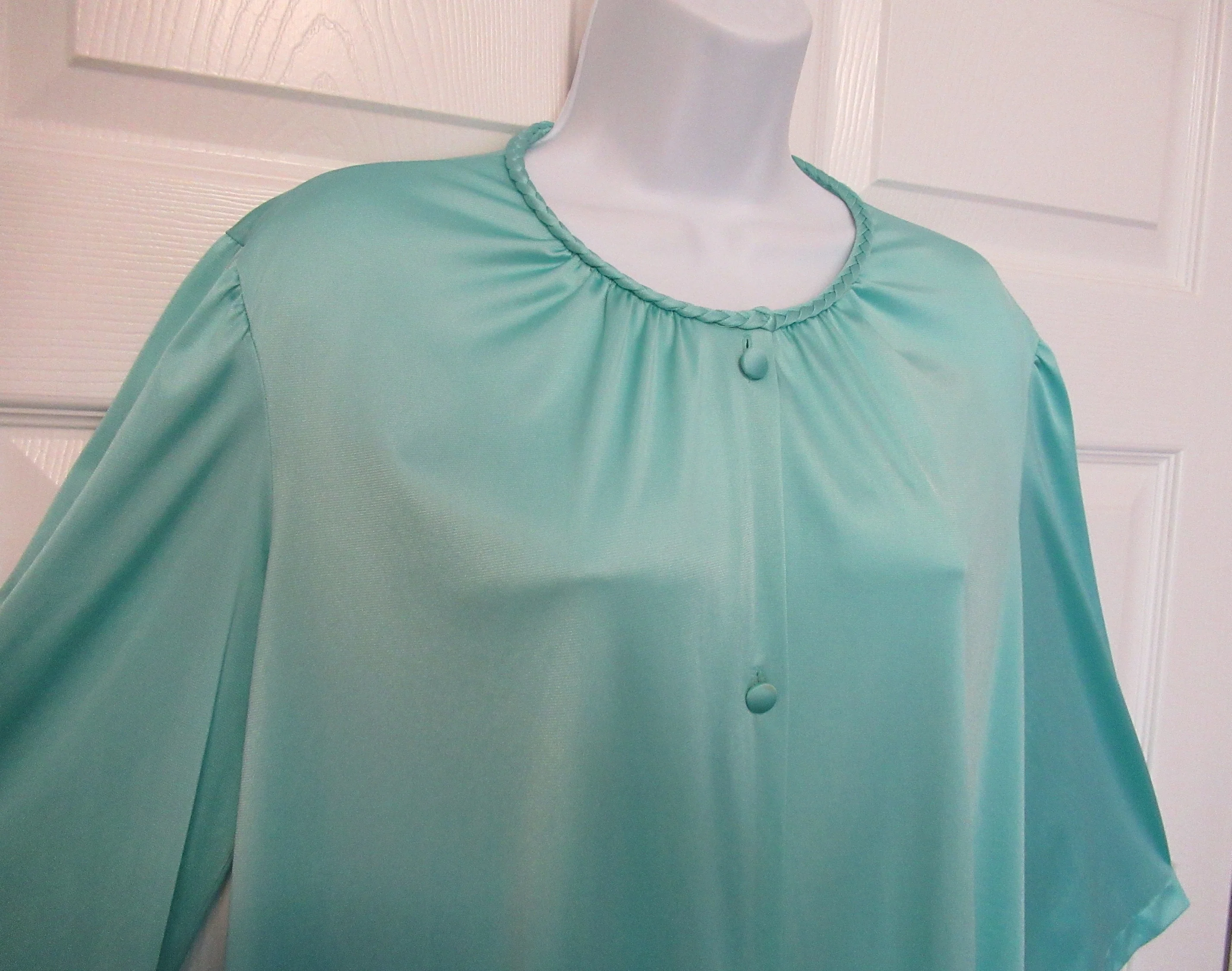 Sz S Robe 43 Bust A-Line Shape Cloth Covered Front Buttons Teal Nylon Knee Length Elbow Length Sleeves Top Braid Trim Vtg by Vanity Fair - Image 3