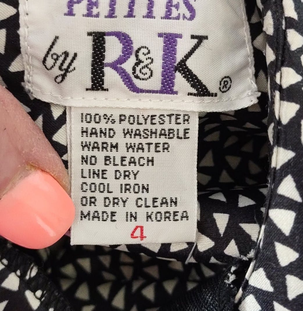 80's Silky Black and White Triangle Printed Shift Dress by Petites By R&K - Image 6