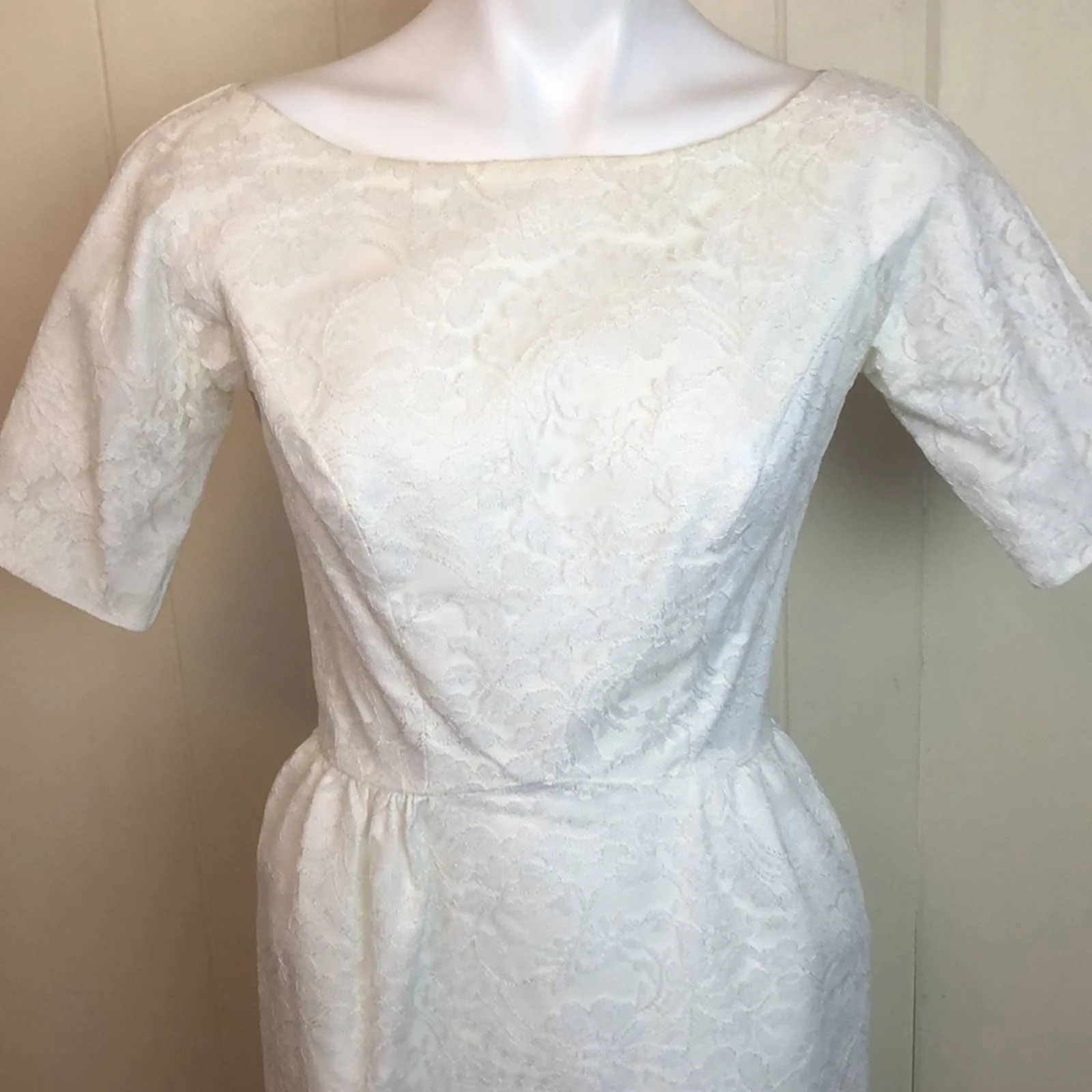 True Vintage Delicate Lace Floral Sheath Dress Small - Image 3