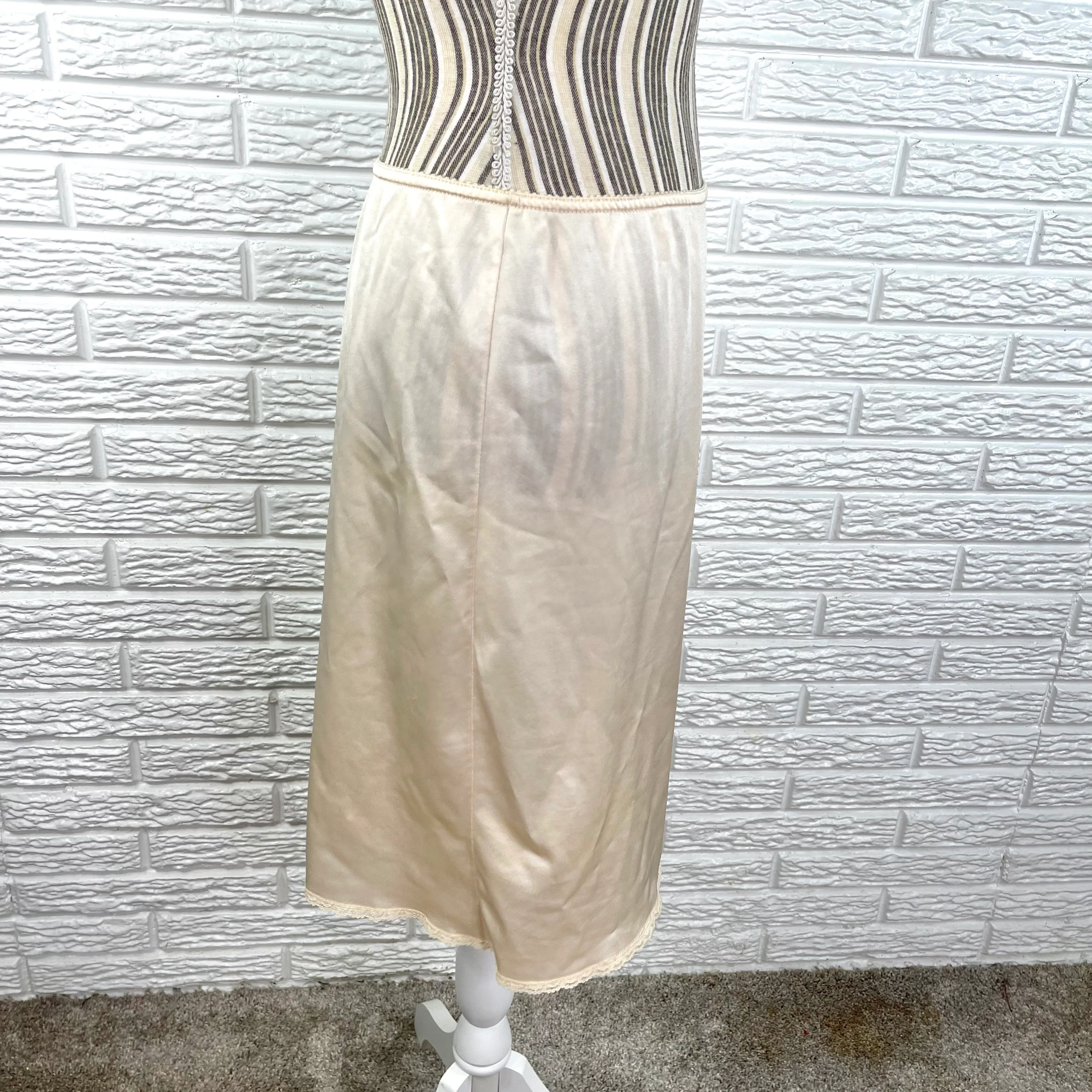 Union Made Cream Satin Skirt Skip By Maidenform - Image 6