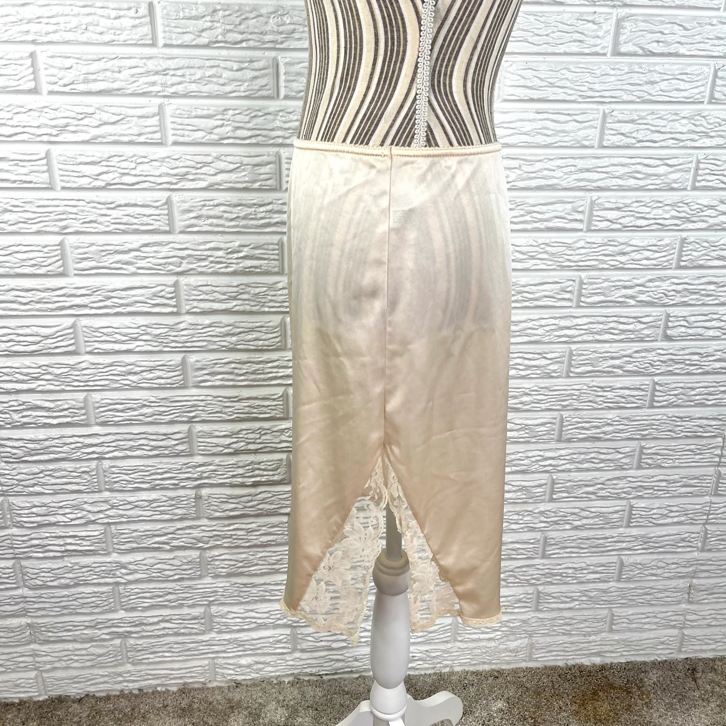 Union Made Cream Satin Skirt Skip By Maidenform - Image 7