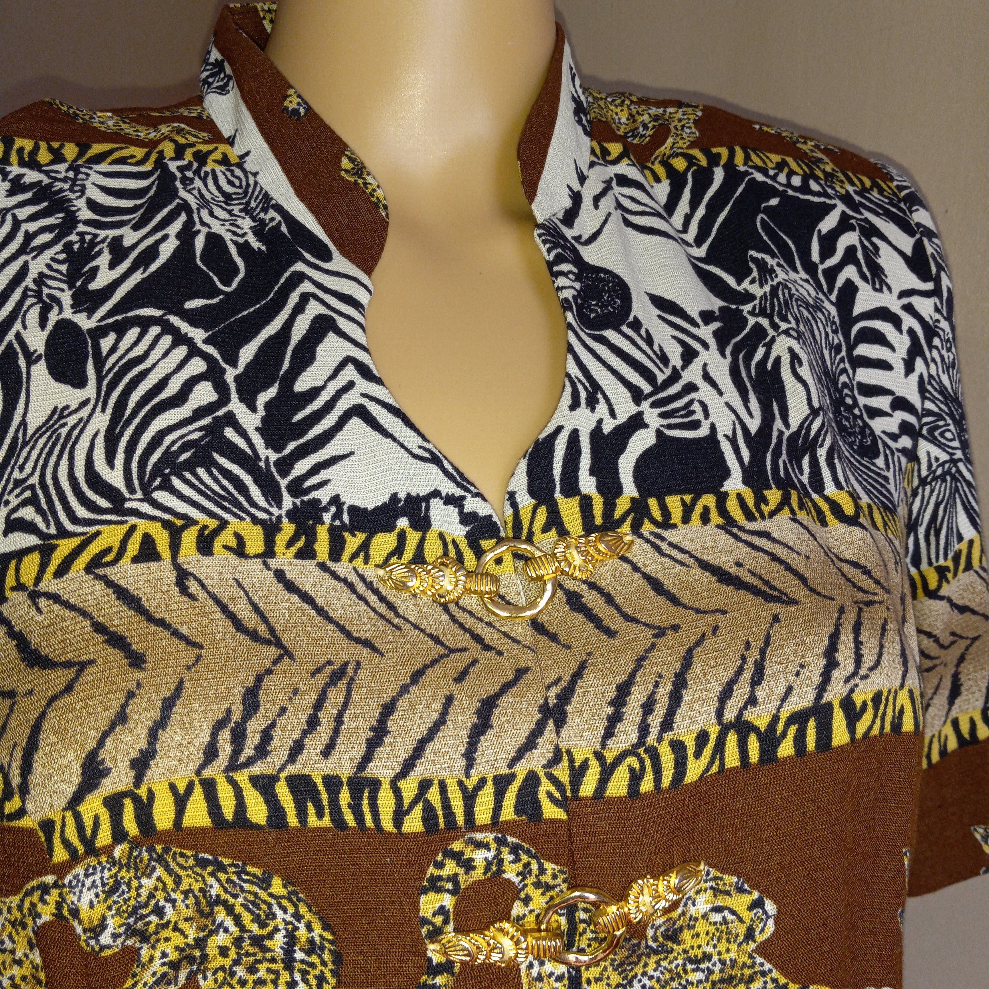 Unique '80’s African Print Blouse with Gold Hooks by R&M Richards - Image 2
