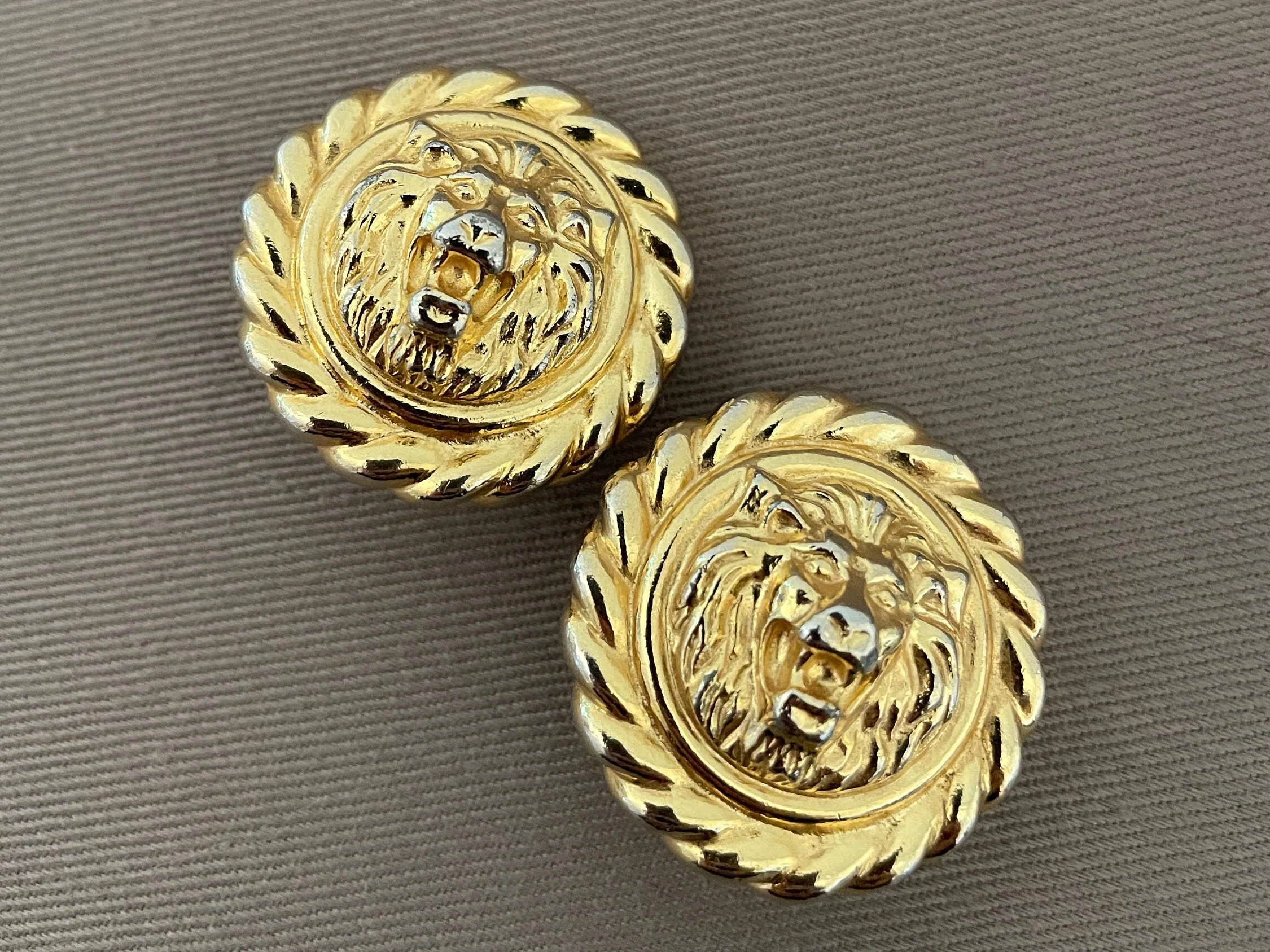 Unsigned Anne Klein Lion Clip On Earrings Statement Earrings - Image 3