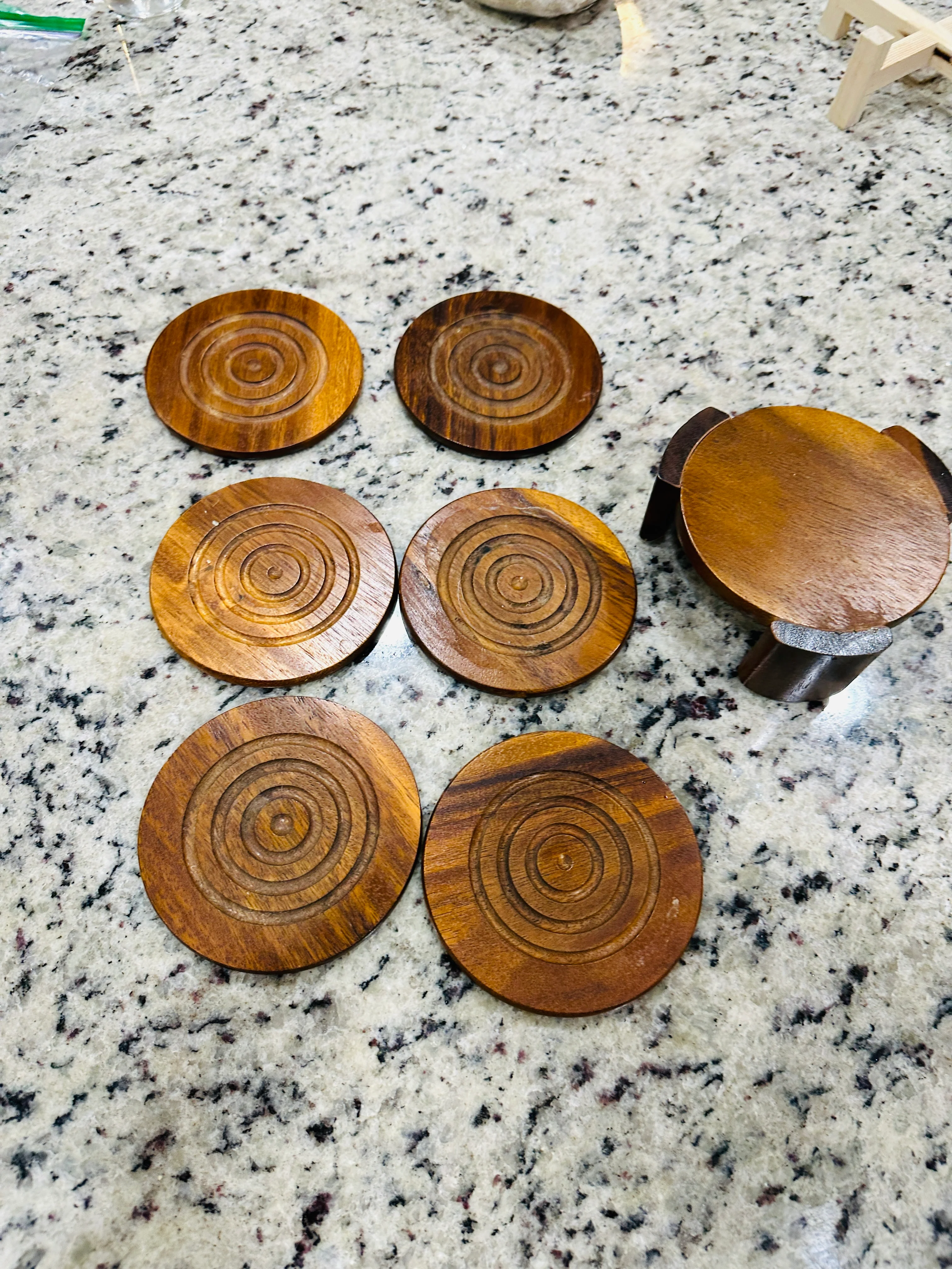 80s/90s Wooden Round 6 Count Plus Holder Coasters - Image 6