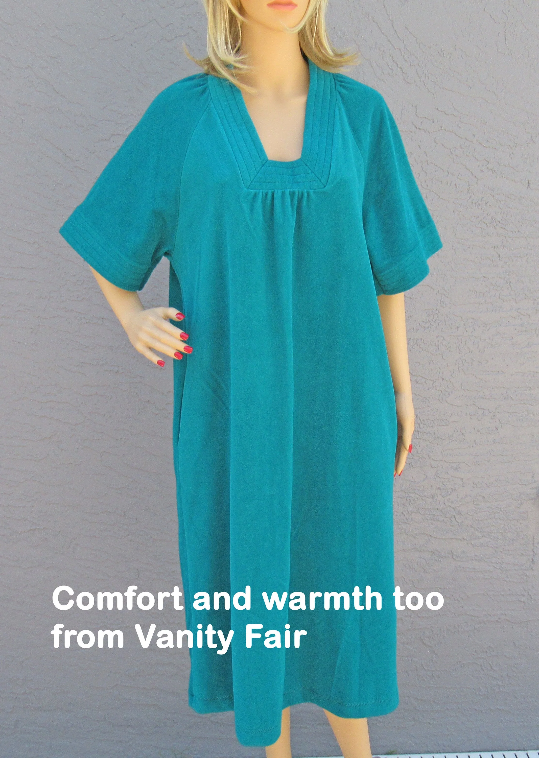 Vanity Fair Pullover Robe Or Lounge Wear Green Dacron Polyester Half Sleeve Fallwinter Style Vintage by Vanity Fair - Image 7
