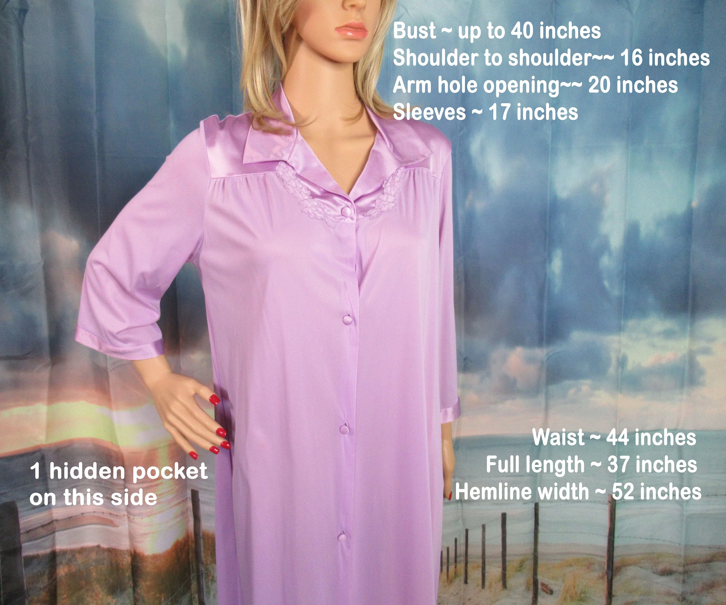 Vanity Fair Robe Pastel Lavender Nylon Button Front Applique Trim and Nylon Satin Classic Vf A-Line Knee Length 1 Pocket Vintage by Vanity Fair - Image 3