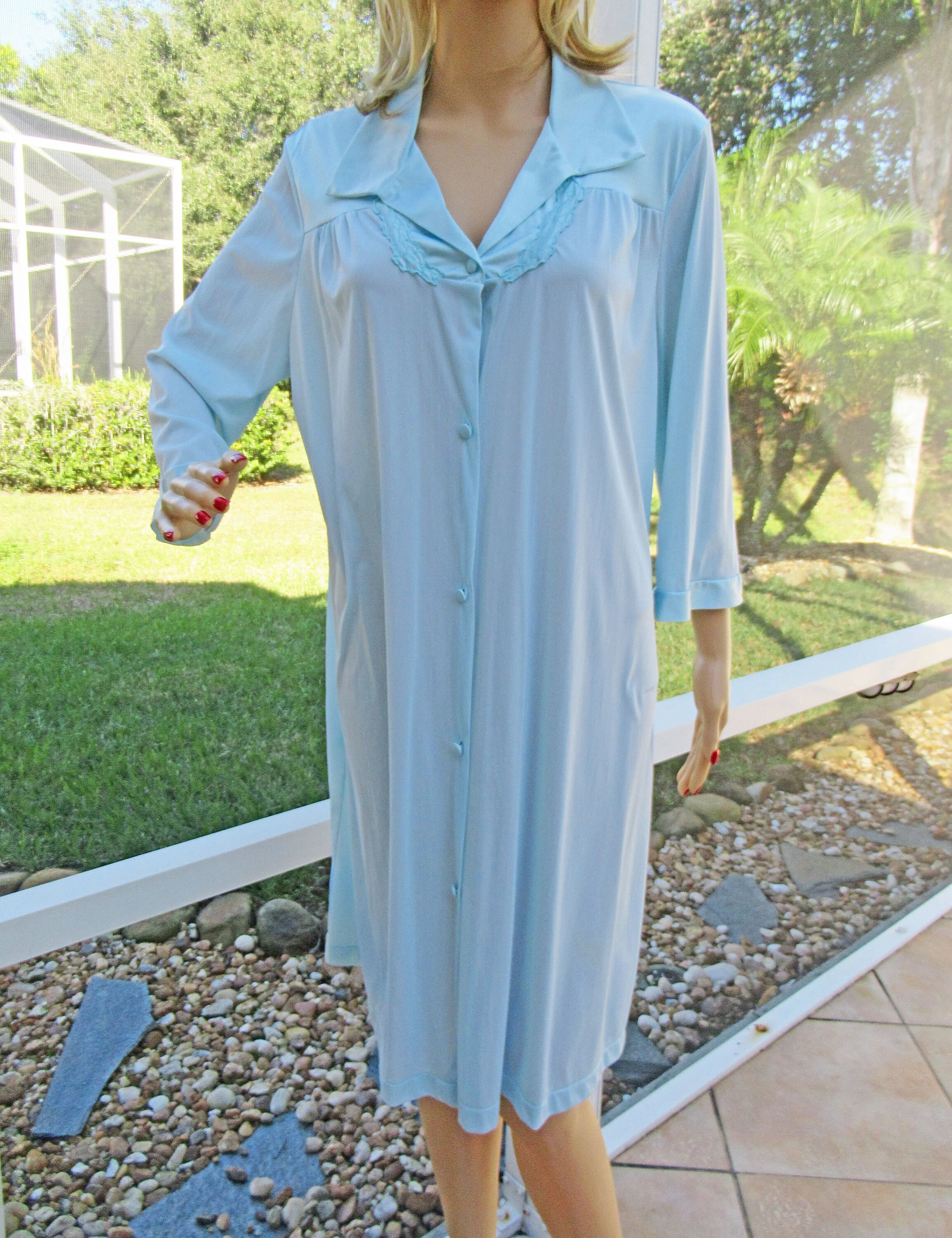 Vanity Fair Robe Teal Blue Nylon Length Sleeve Classic A-Line 5 Button Front Made In Guatemala Vintage by Vanity Fair - Image 9