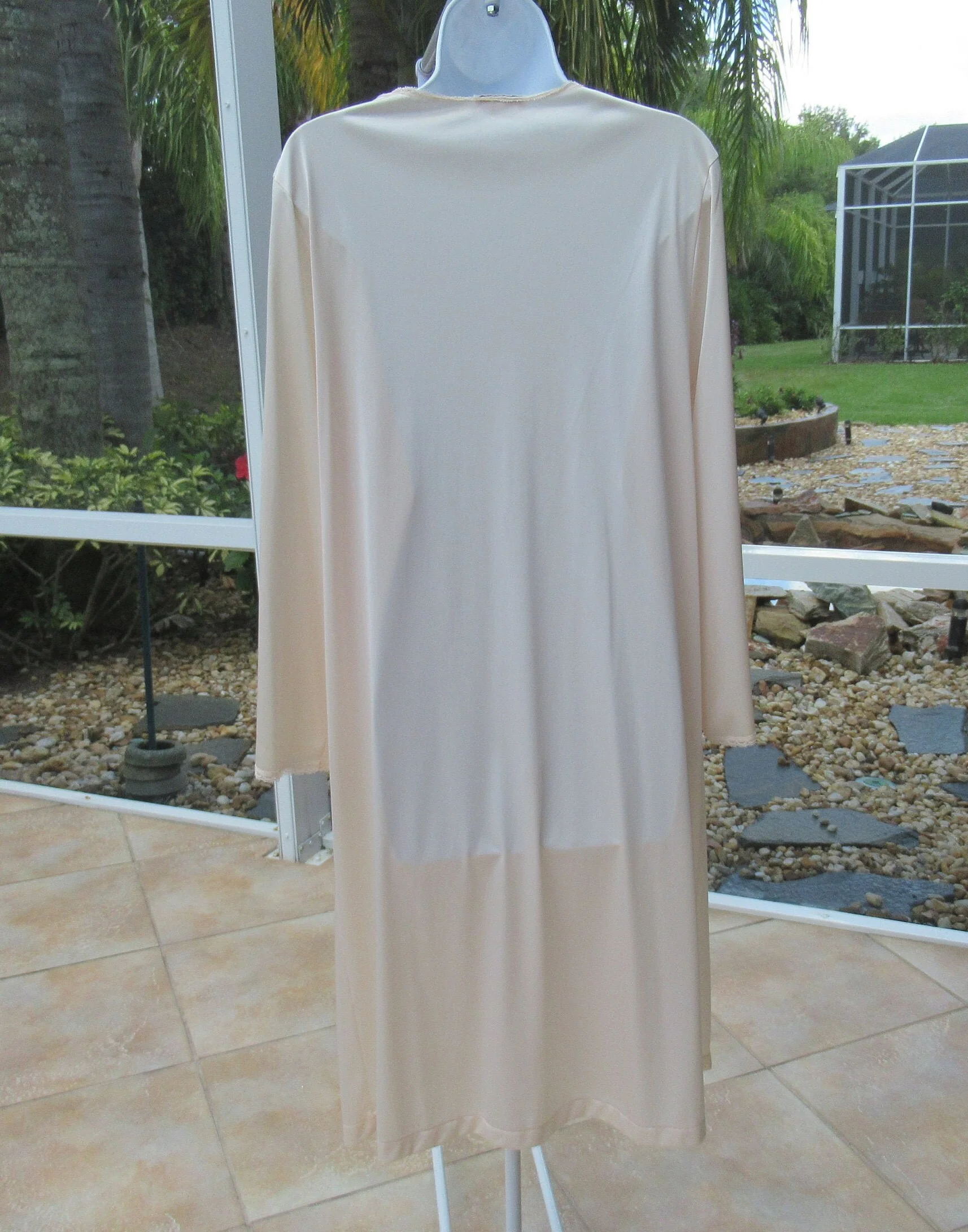Vanity Fair Robe Wlace Trim Blush Pink Nylon Knee Length Hidden Side Pocket V-Neck Vintage by Vanity Fair - Image 10