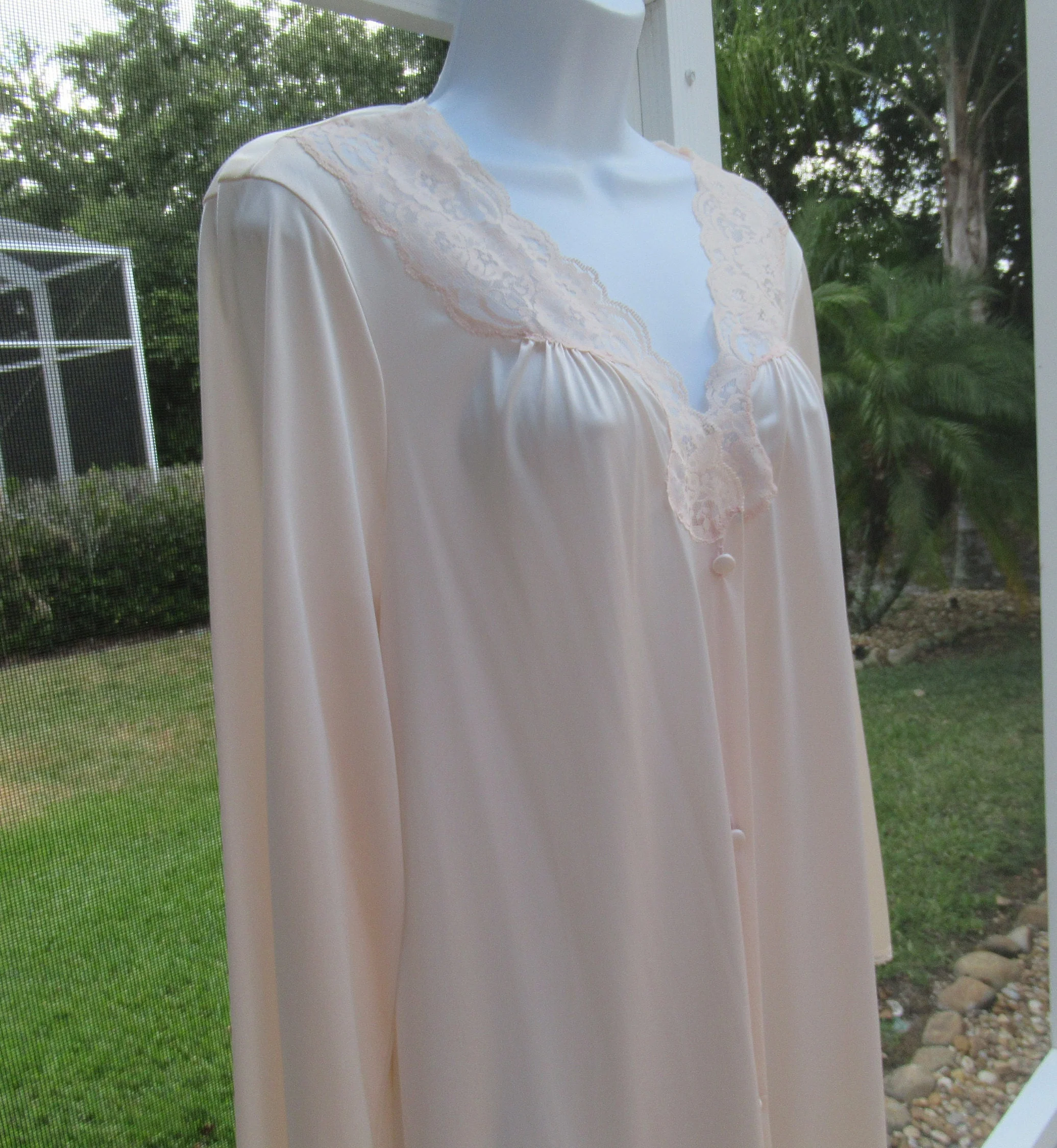 Vanity Fair Robe Wlace Trim Blush Pink Nylon Knee Length Hidden Side Pocket V-Neck Vintage by Vanity Fair - Image 5