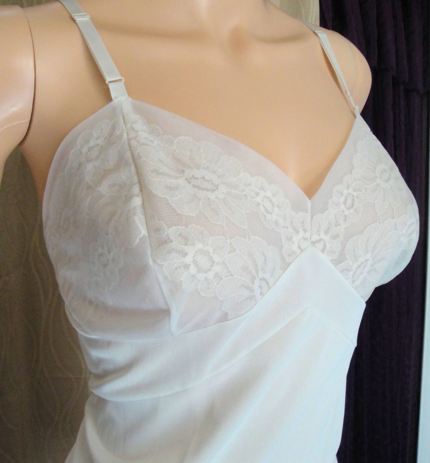 Vanity Fair Slip Lace Bodice and Hem Inserts Shaped Sheer Bodice Lace Hem Cream White Nylon by Vanity Fair - Image 2
