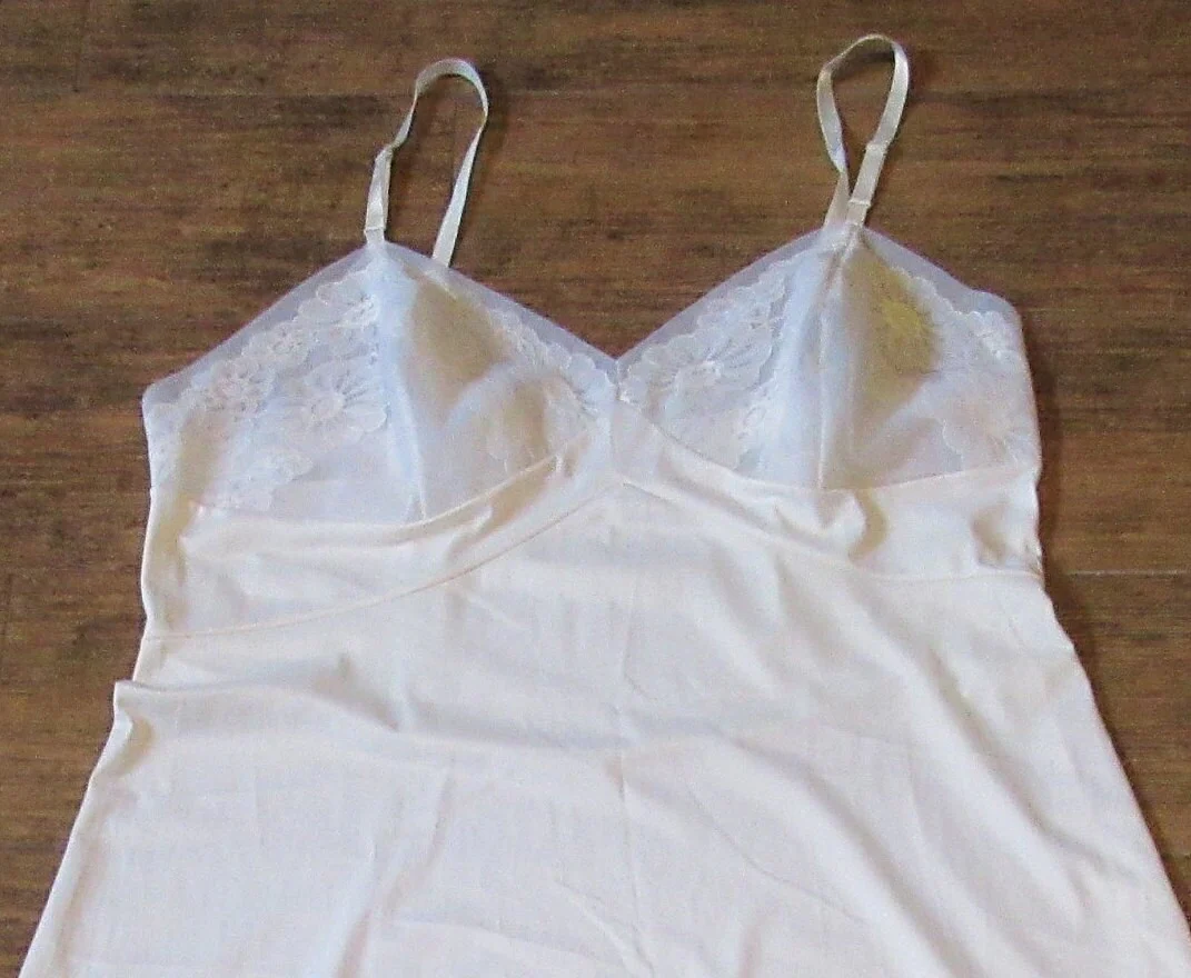 Vanity Fair Slip Lace Bodice and Hem Inserts Shaped Sheer Bodice Lace Hem Cream White Nylon by Vanity Fair - Image 8