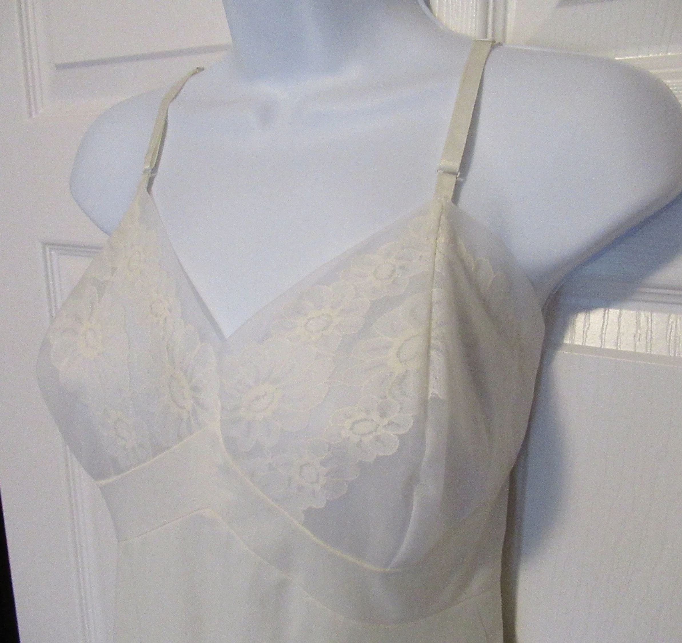 Vanity Fair Slip Lace Bodice and Hem Inserts Shaped Sheer Bodice Lace Hem Cream White Nylon by Vanity Fair - Image 9