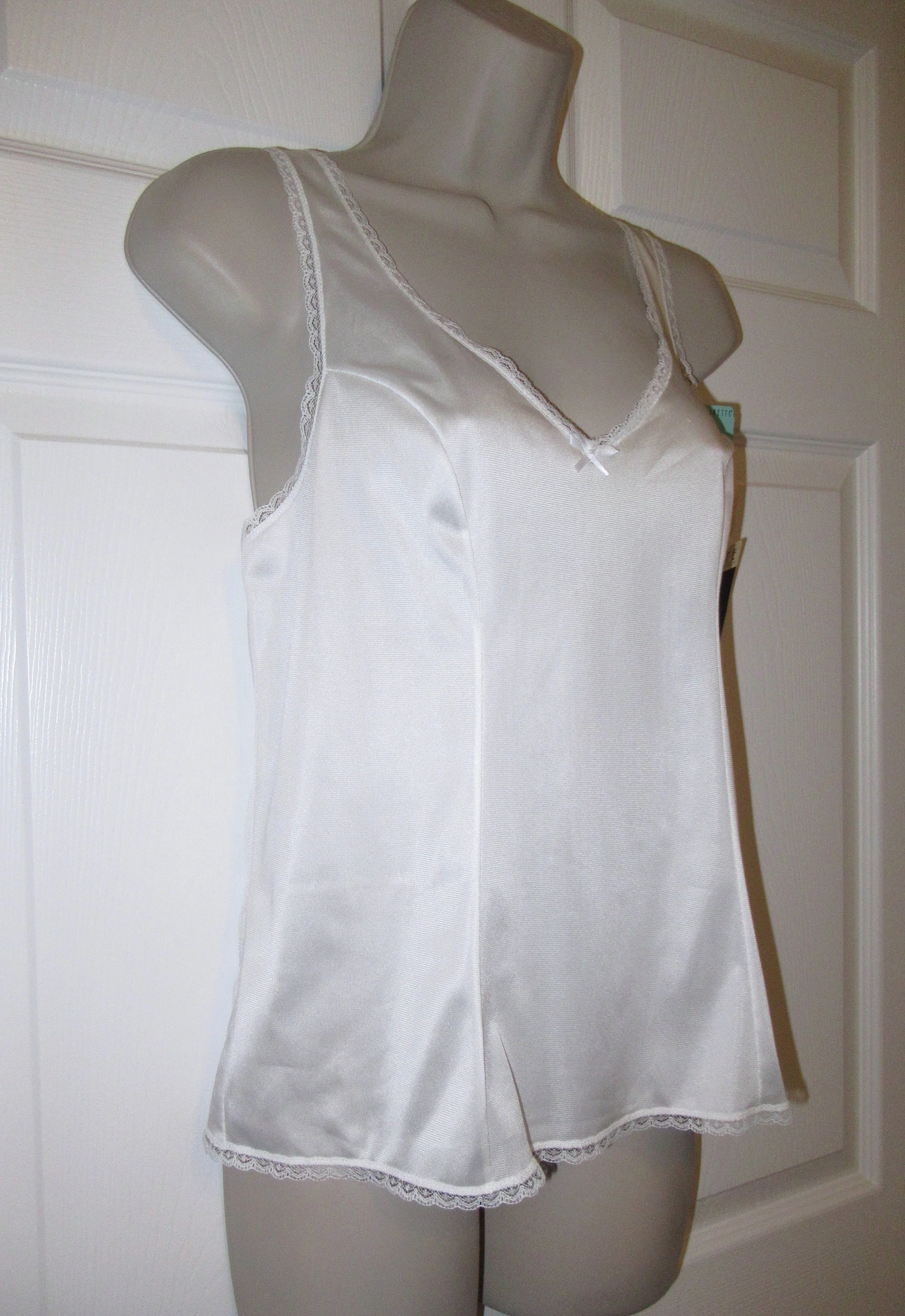 Vassarette Camisole Bright White Nylon Lace Trim S Attached Style Is Called White Ice Vintage Charm by Vassarette - Image 8