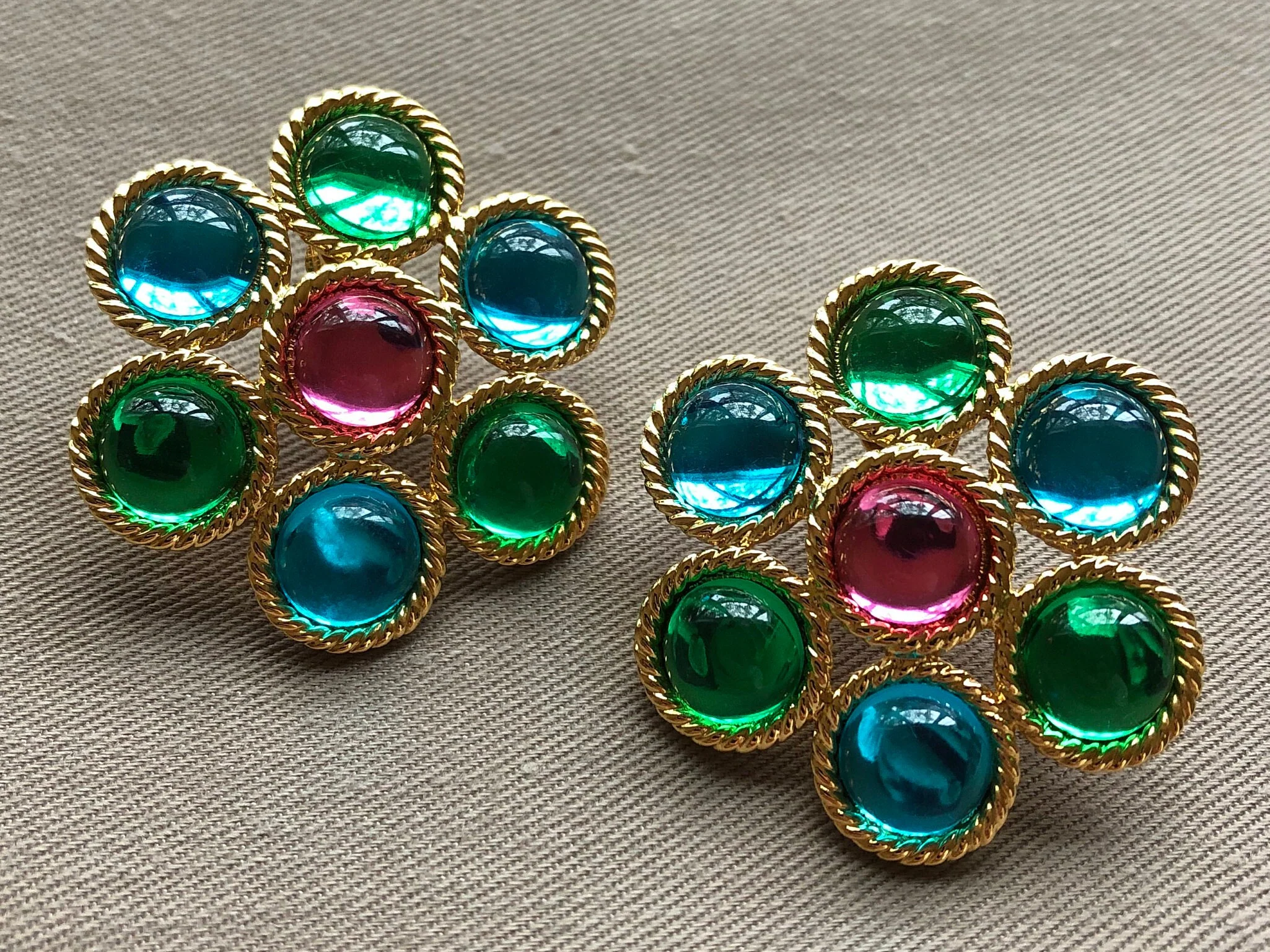 Vibrant Bookpiece Glass Cabochon Jewels of India Clip On Statement Earrings Huge Massive Earrings by Napier - Image 5