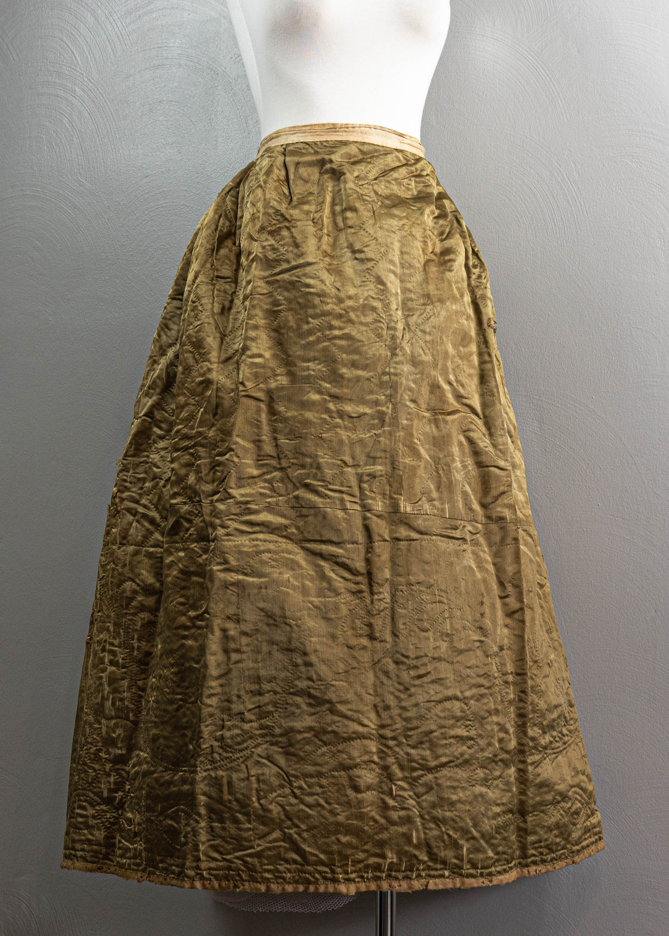 Victorian Antique Hand Quilted Green Silk Petticoat As-is By 1840s-1850s - Image 4