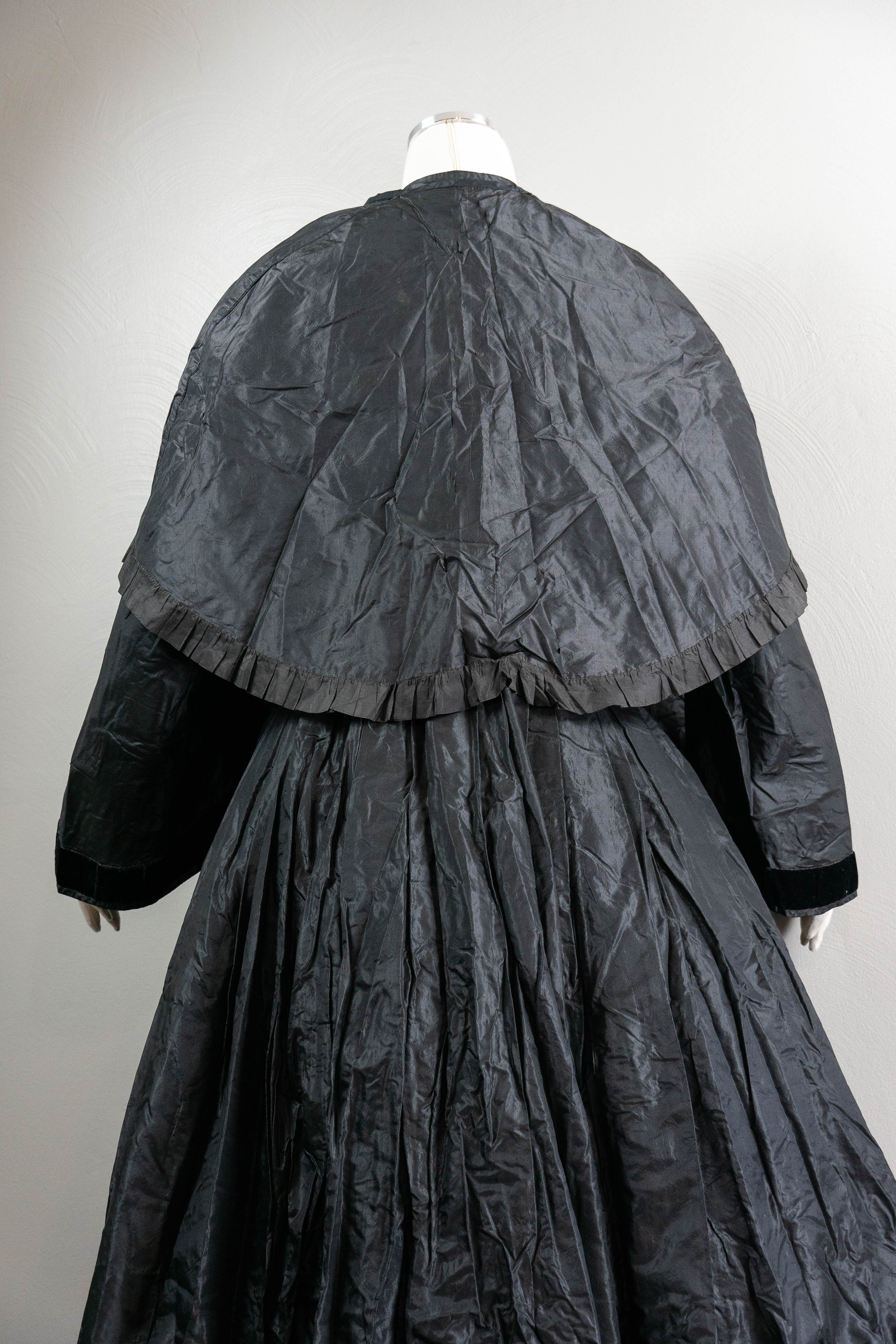 Victorian Dark Romantic Black Silk Mourning Dress With Cape By 1850s - Image 6