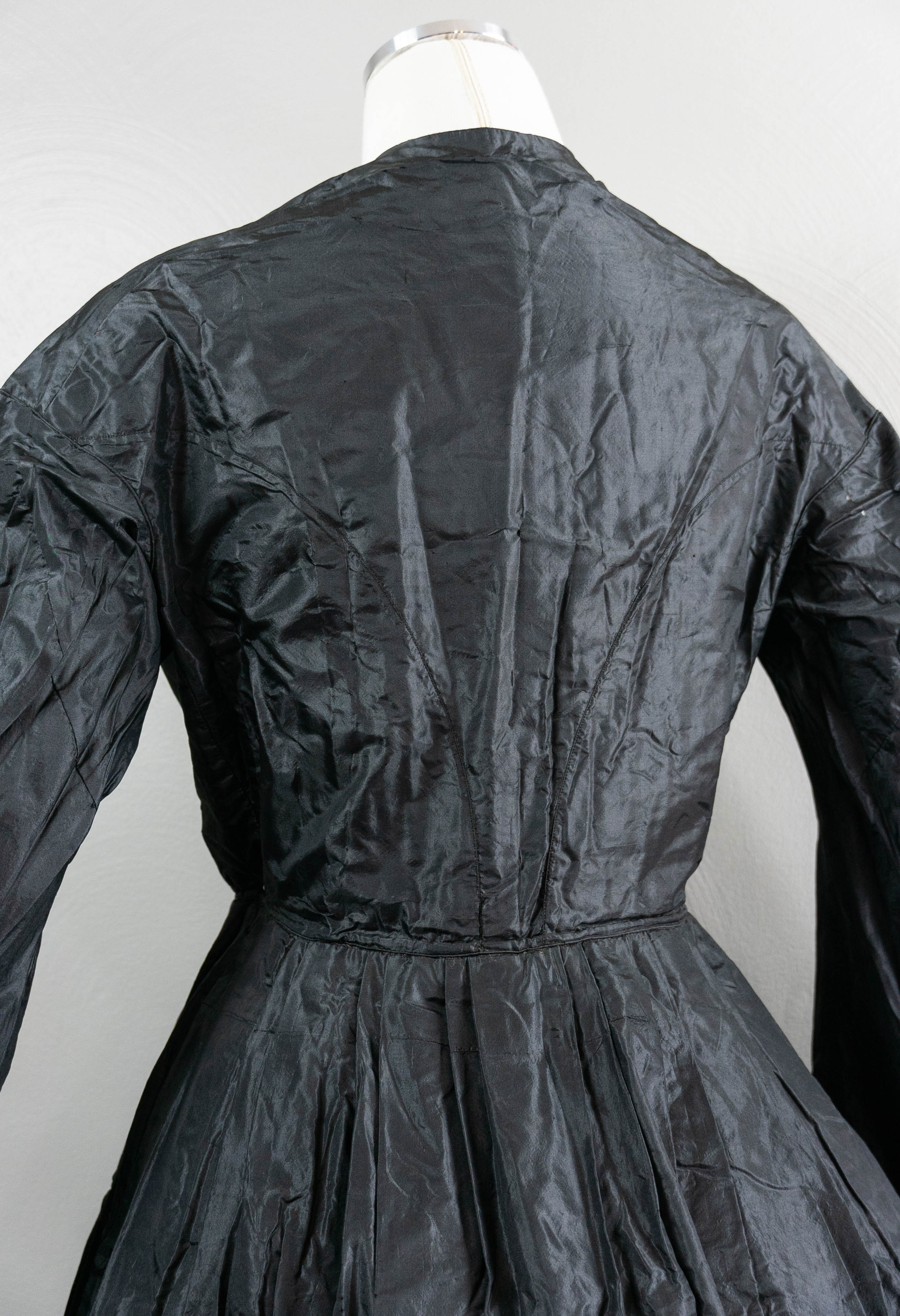 Victorian Dark Romantic Black Silk Mourning Dress With Cape By 1850s - Image 7