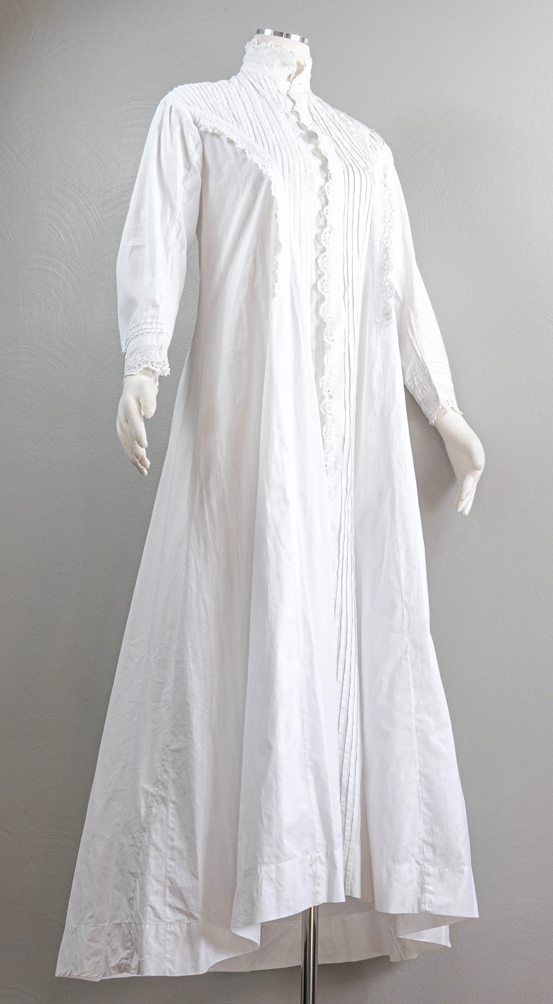 Victorian Pin-tucked White Linen Nightgown Small Train - Image 6