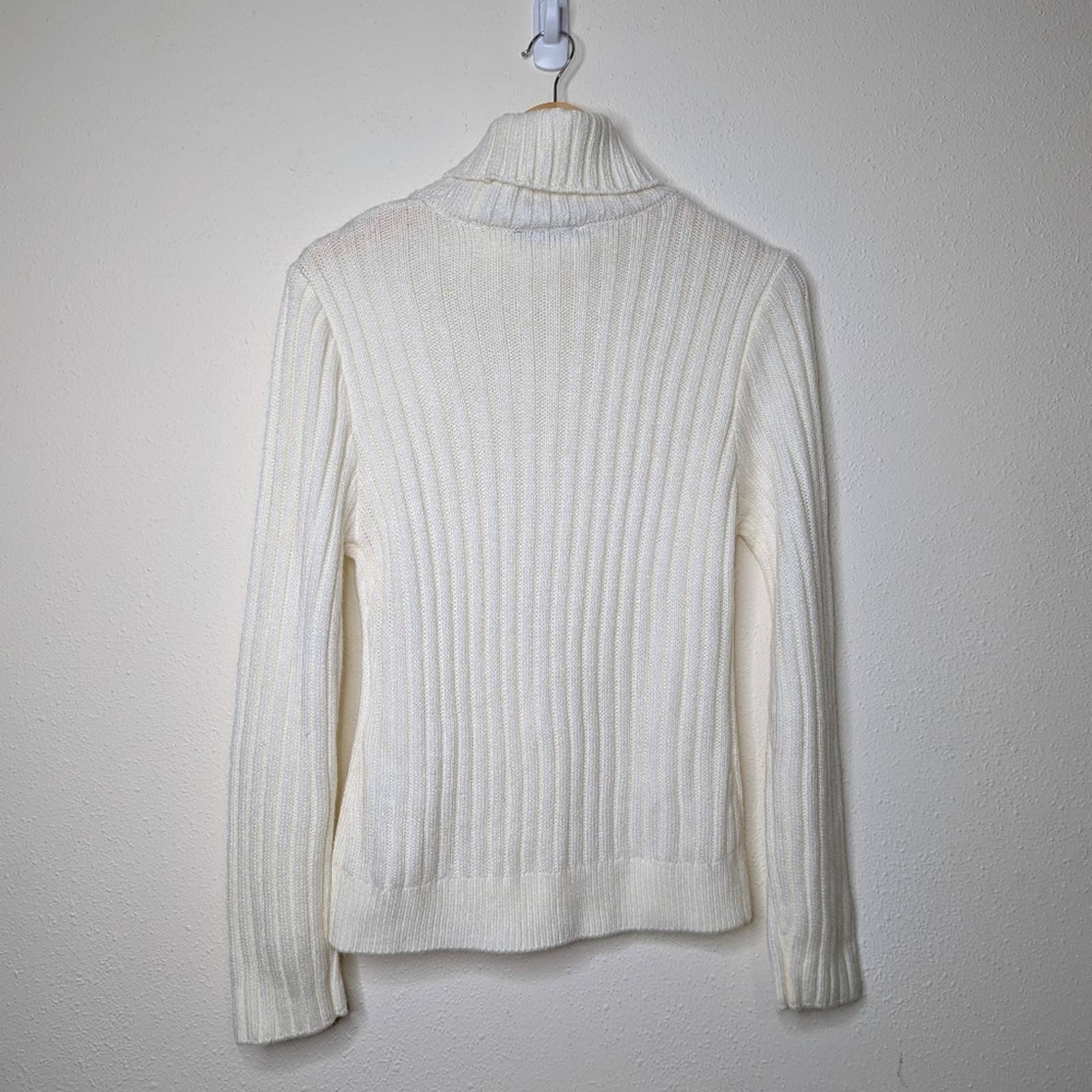 Vintage 00s Cream Ribbed Fringe Turtleneck Sweater M by DKNY - Image 2