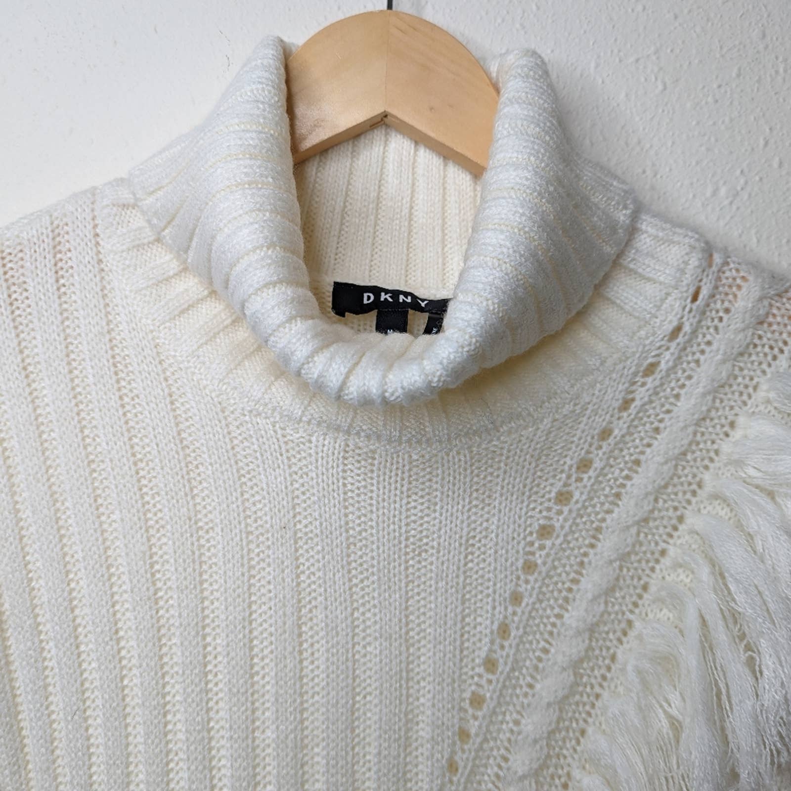 Vintage 00s Cream Ribbed Fringe Turtleneck Sweater M by DKNY - Image 5