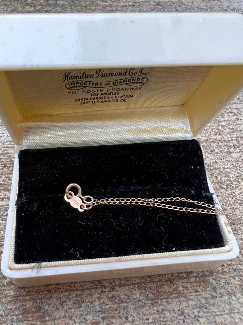 Vintage 14 Karat Gold Star Necklace with Diamond - Image 4